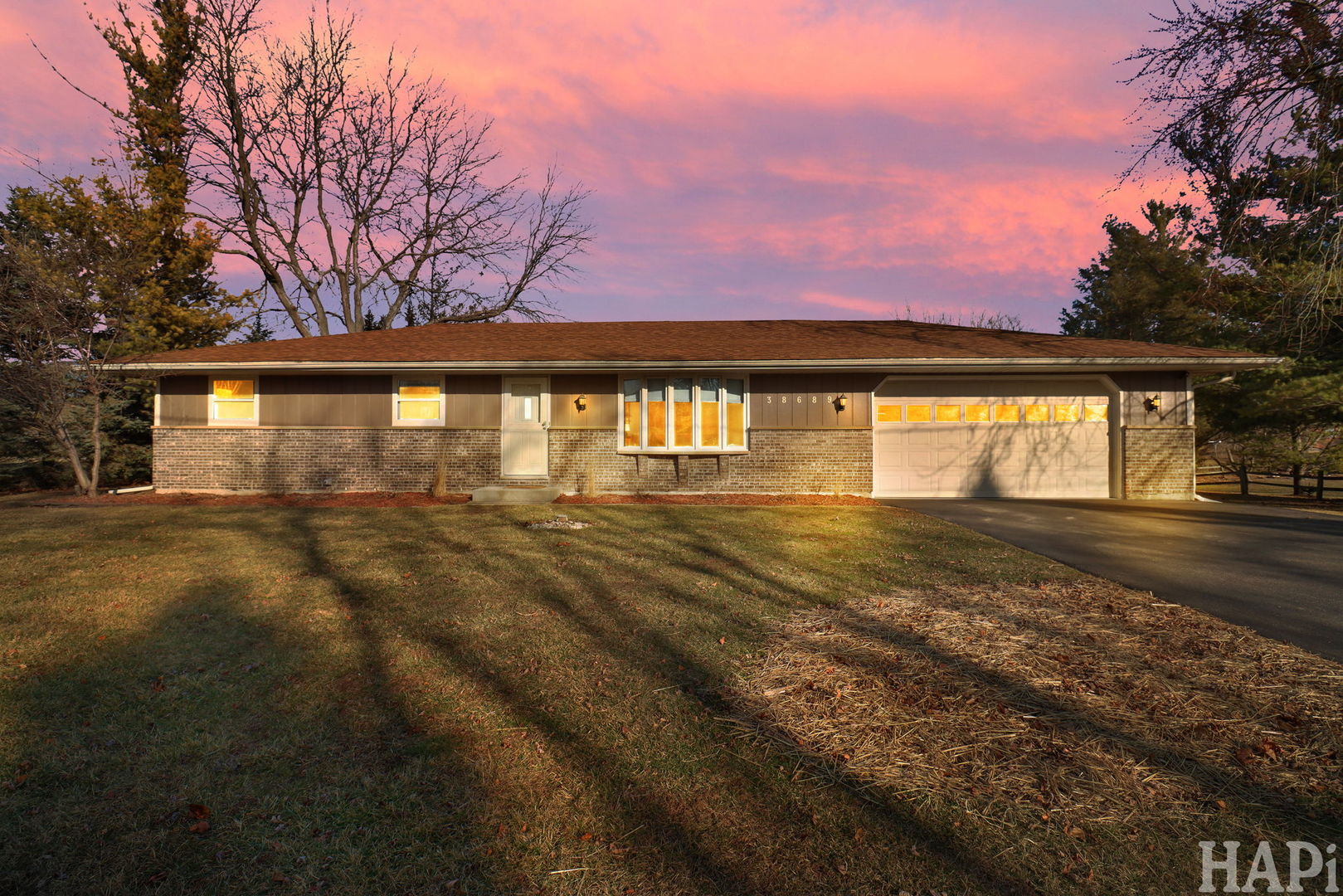 38689 N Boulevard View Avenue, Wadsworth, IL 60083