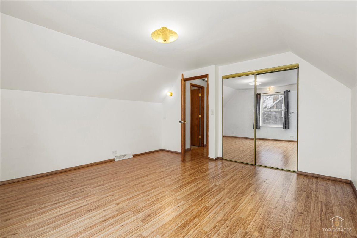 128 S Michigan Avenue, Addison, IL 60101