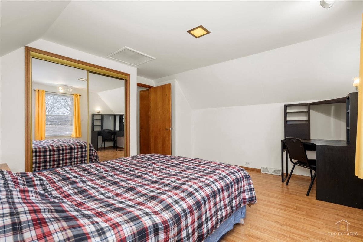 128 S Michigan Avenue, Addison, IL 60101