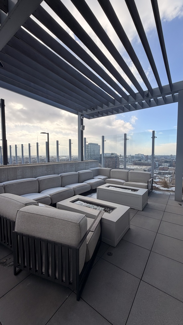 205 S Peoria Street #1515, Chicago, IL 60607