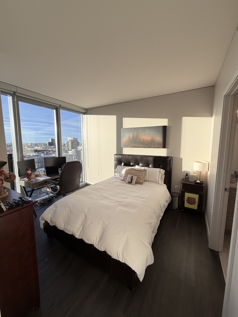 205 S Peoria Street #1515, Chicago, IL 60607