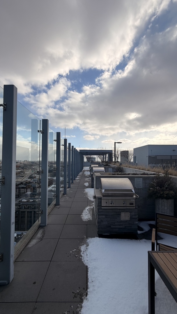 205 S Peoria Street #1515, Chicago, IL 60607