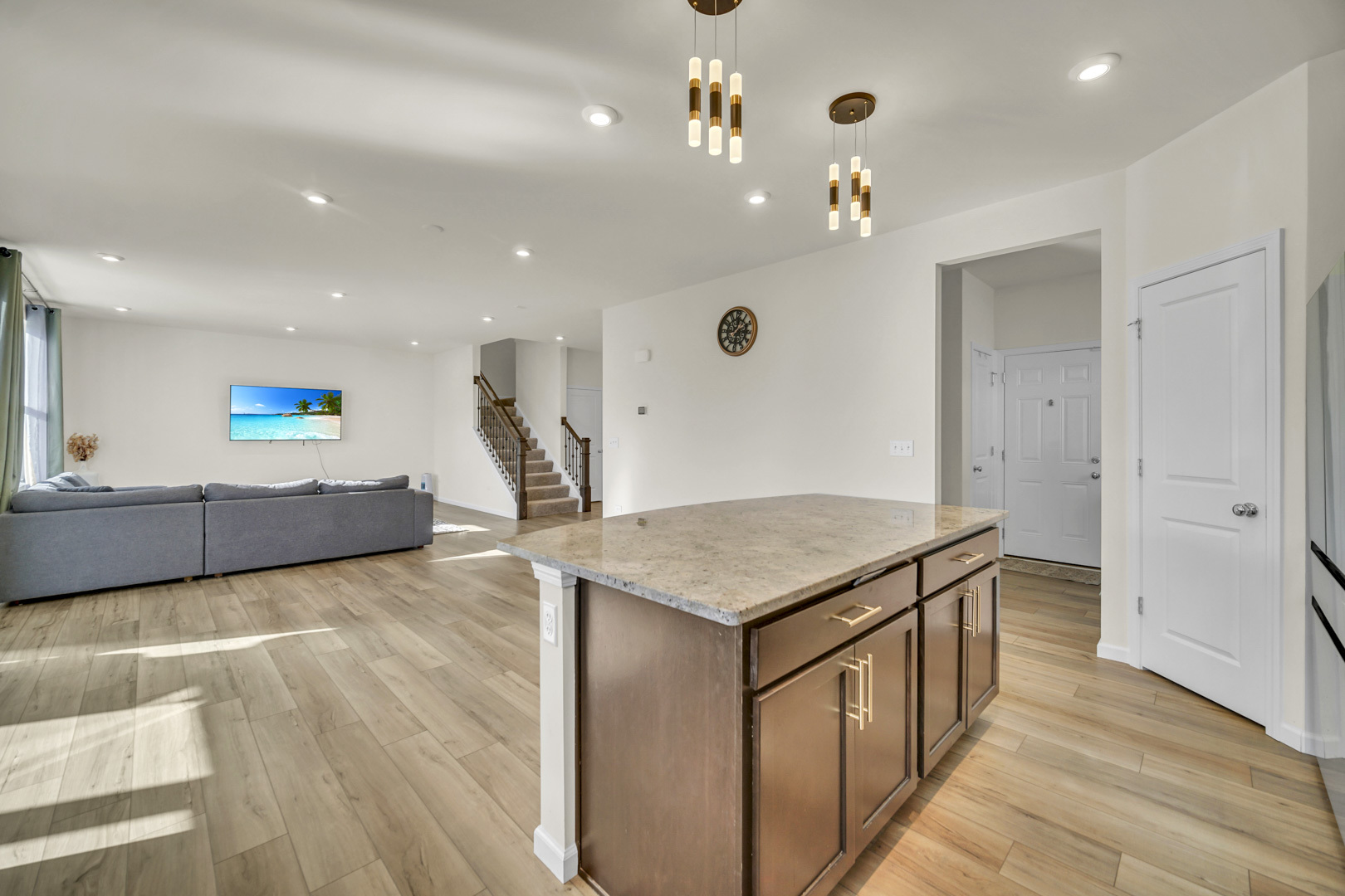 1007 Kessler Drive, Mundelein, IL 60060