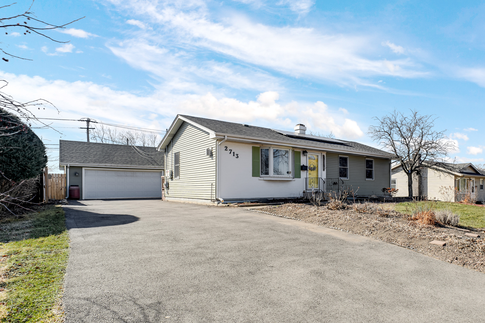 2713 Forest Glen Parkway, Woodridge, IL 60517