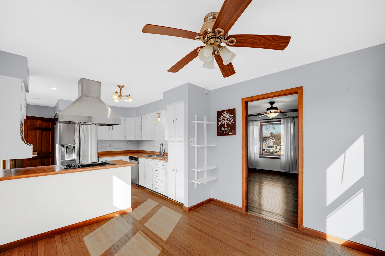 2713 Forest Glen Parkway, Woodridge, IL 60517