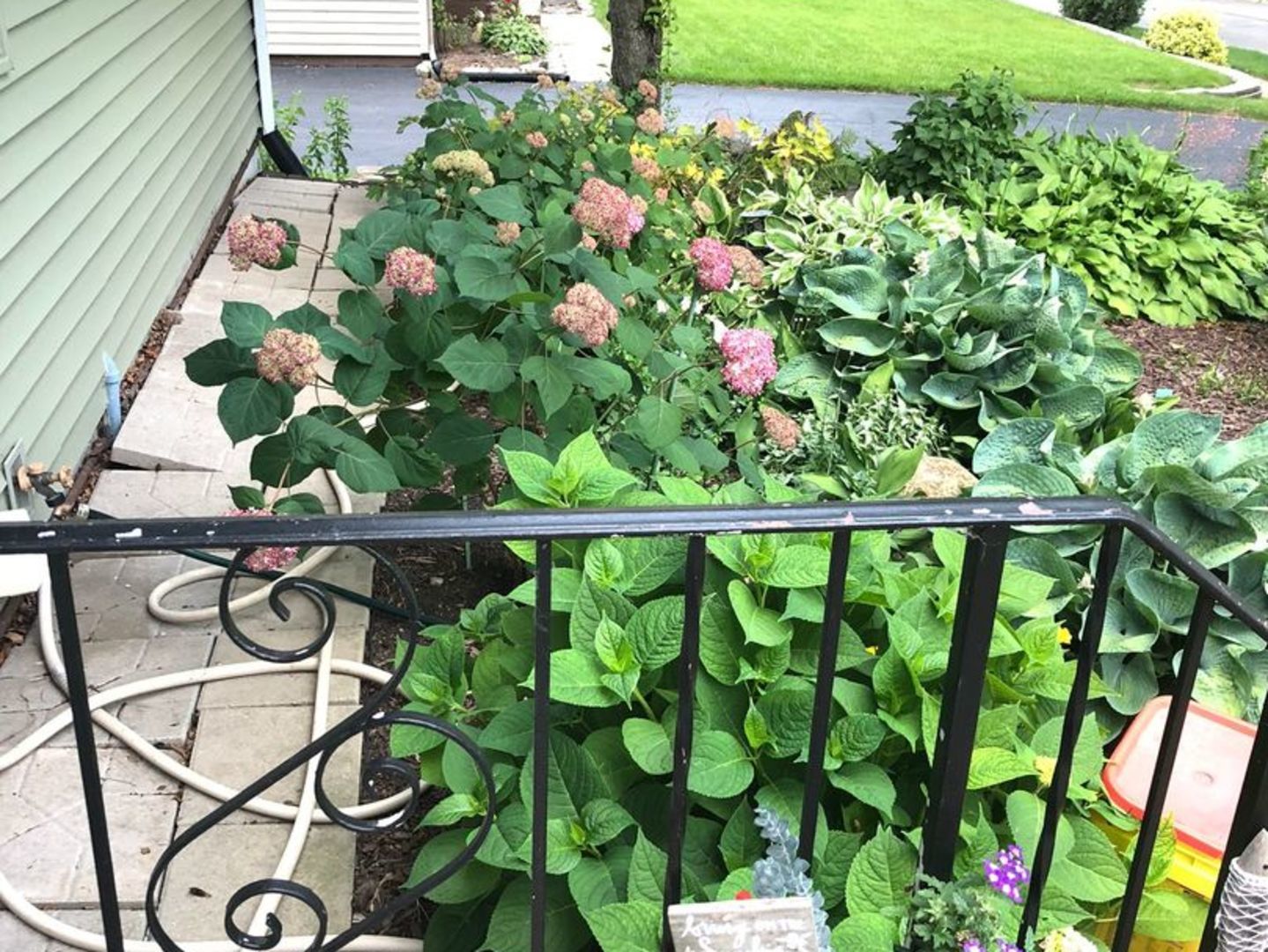 2713 Forest Glen Parkway, Woodridge, IL 60517