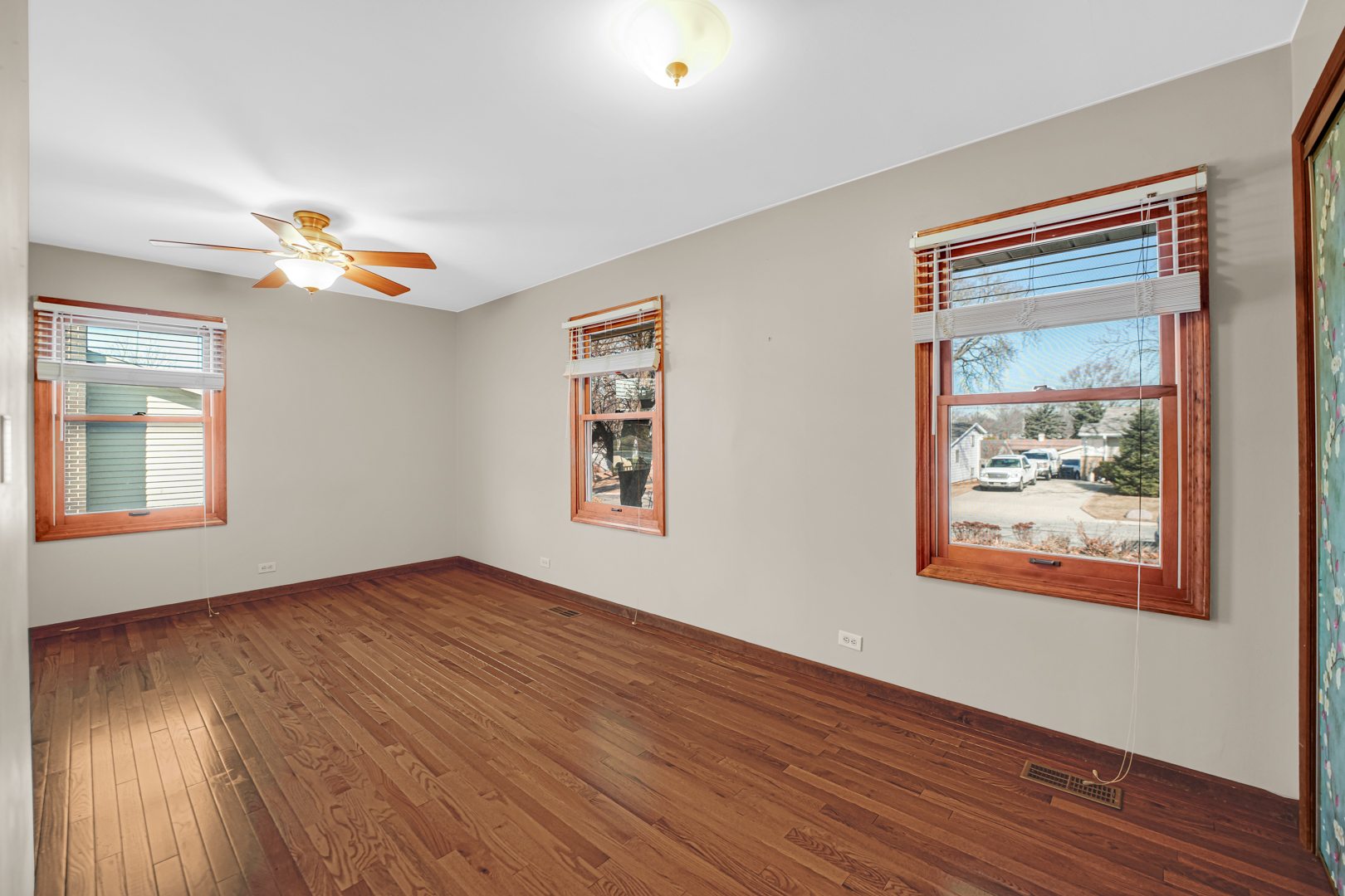 2713 Forest Glen Parkway, Woodridge, IL 60517