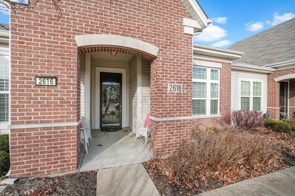 2616 BARRINGTON Circle, Naperville, IL 60564