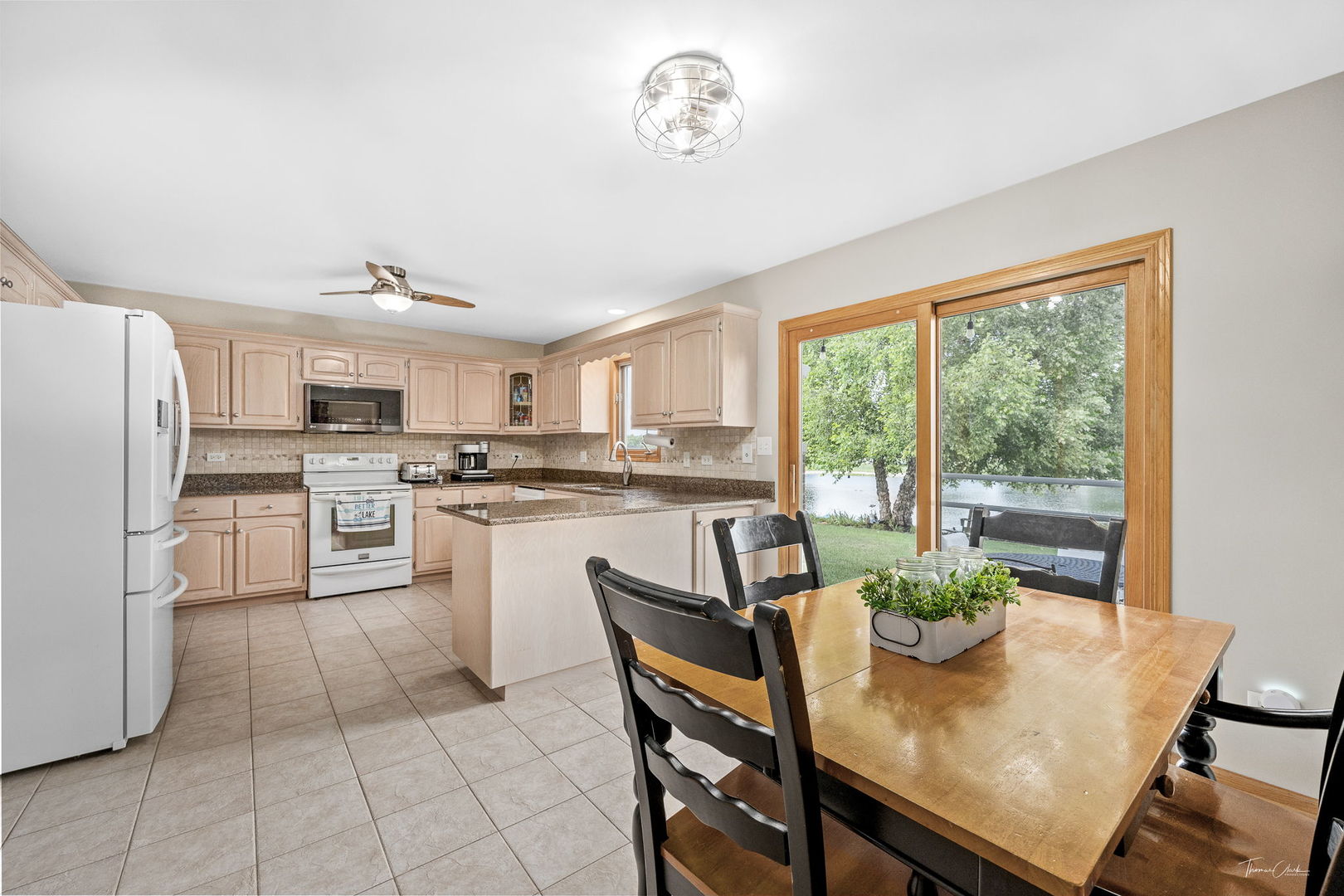 805 Edgewater Drive, Minooka, IL 60447