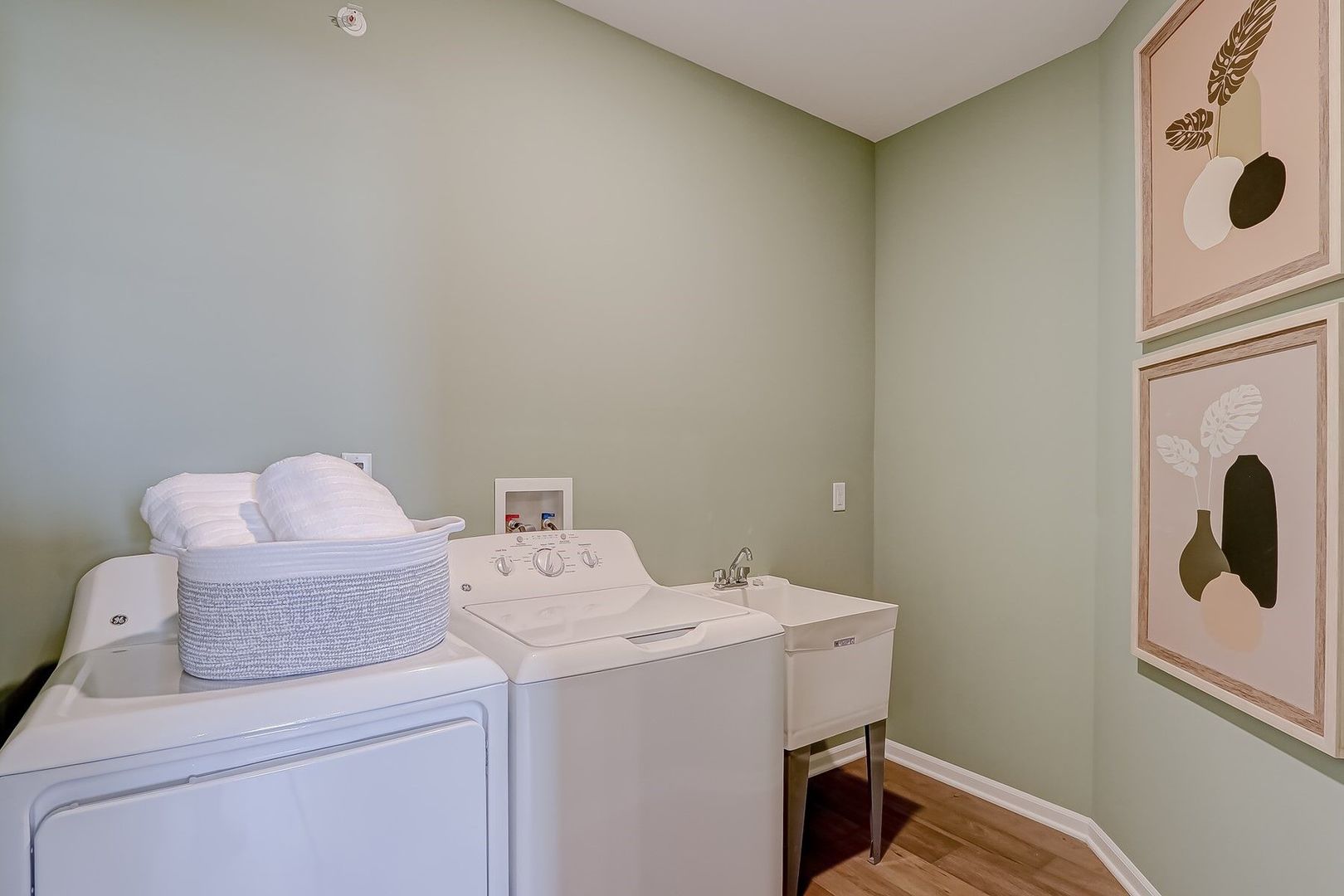 1638 Patterson Avenue, North Aurora, IL 60542