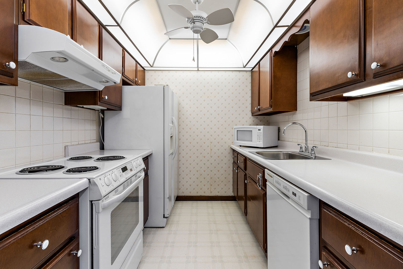 2500 Archbury Lane #1A, Park Ridge, IL 60068