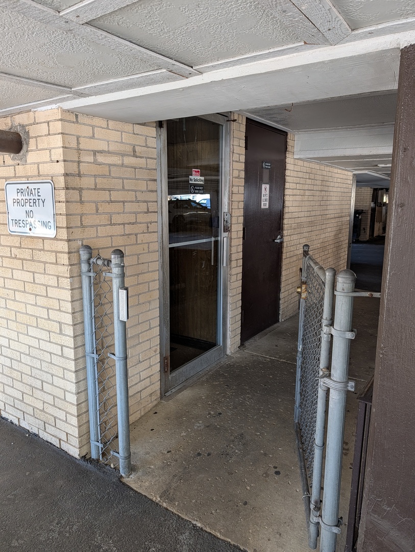 8245 W BELMONT Avenue #4L, River Grove, IL 60171