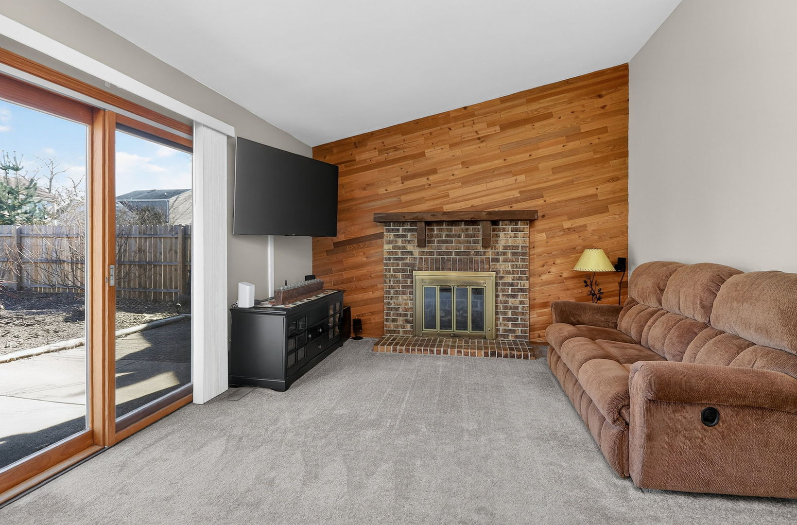 1221 Driftwood Lane, Bartlett, IL 60103