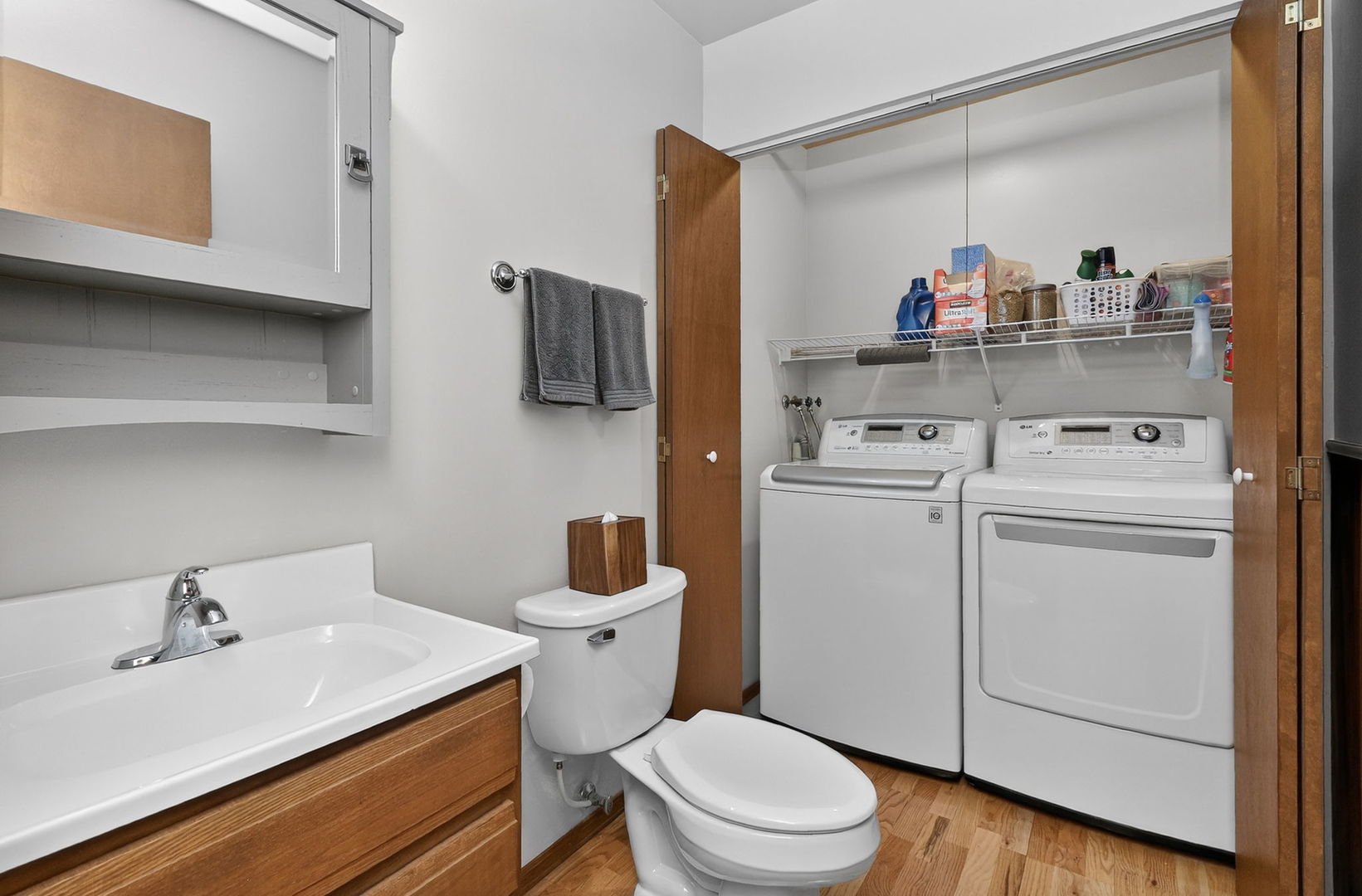 1221 Driftwood Lane, Bartlett, IL 60103