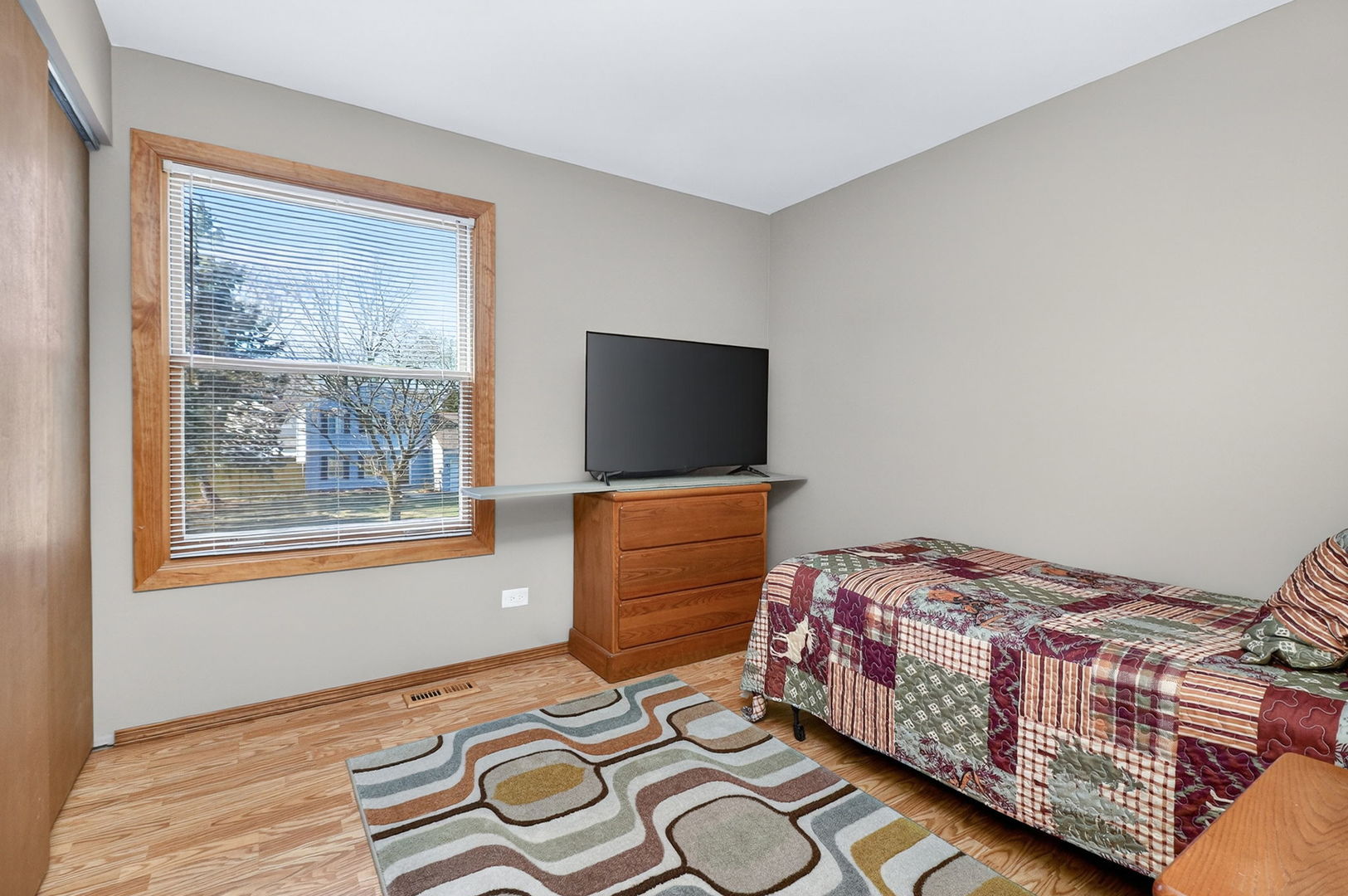 1221 Driftwood Lane, Bartlett, IL 60103