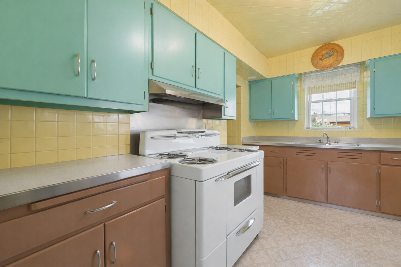 7758 W Hortense Avenue, Chicago, IL 60631