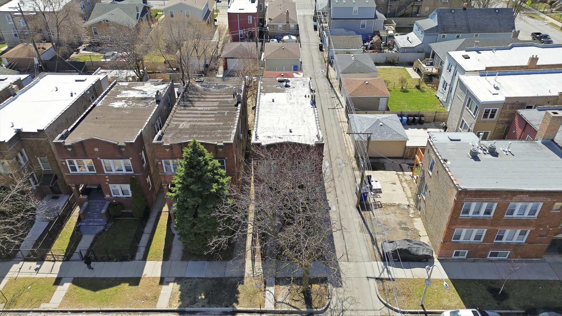 5527 W Potomac Avenue, Chicago, IL 60651