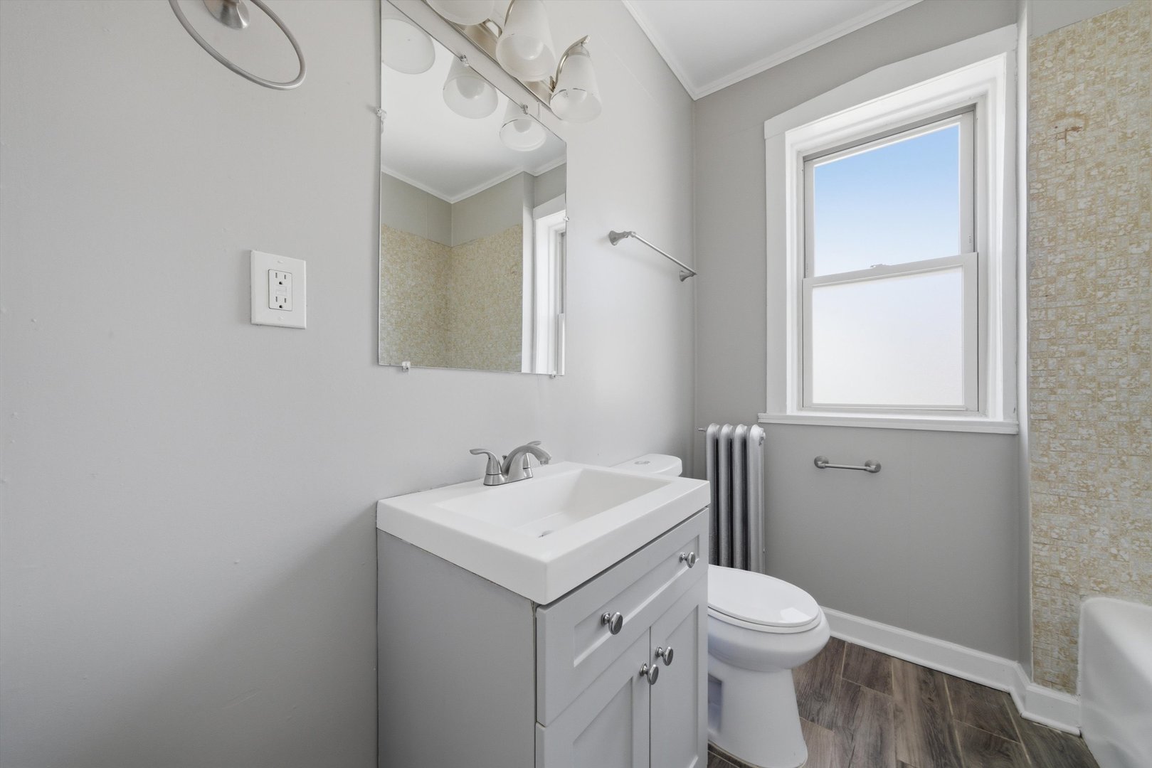 5527 W Potomac Avenue, Chicago, IL 60651