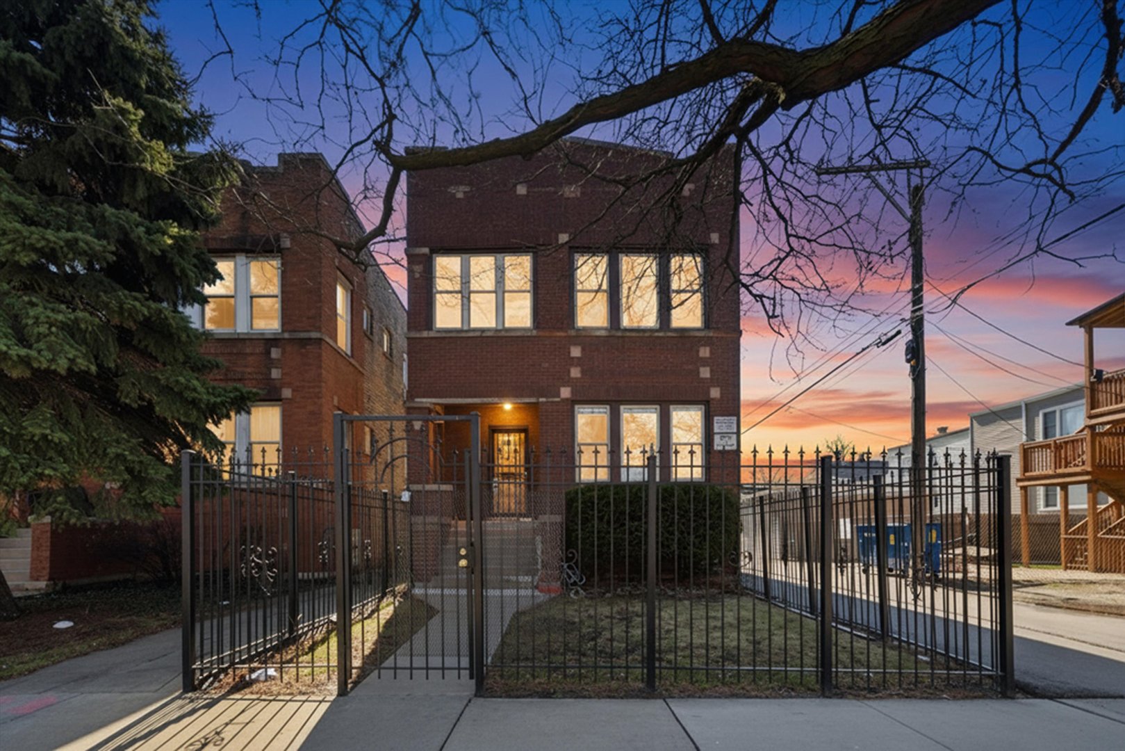 5527 W Potomac Avenue, Chicago, IL 60651