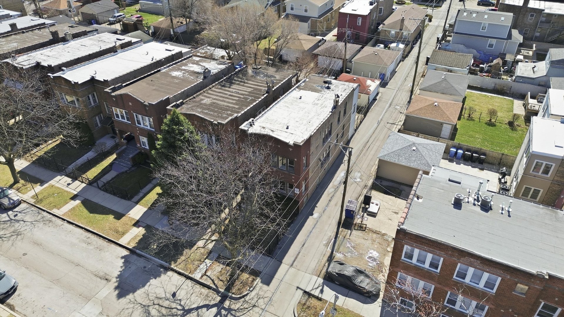 5527 W Potomac Avenue, Chicago, IL 60651