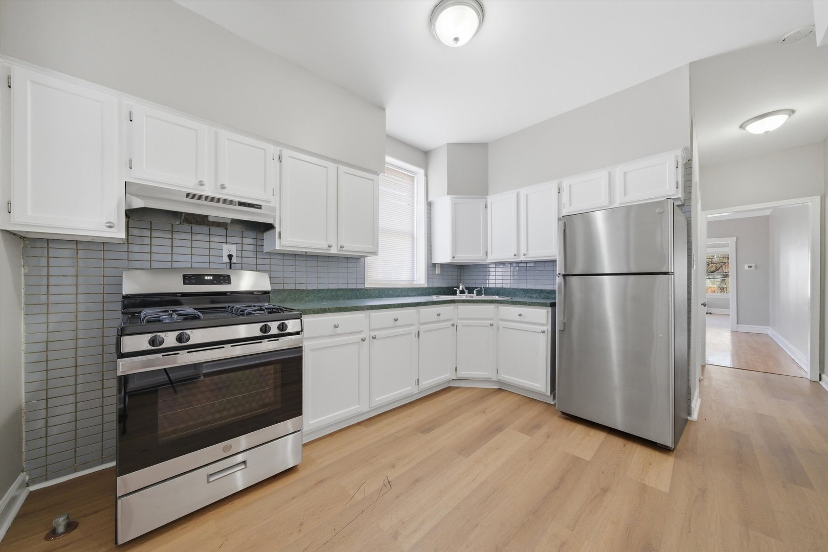 5527 W Potomac Avenue, Chicago, IL 60651