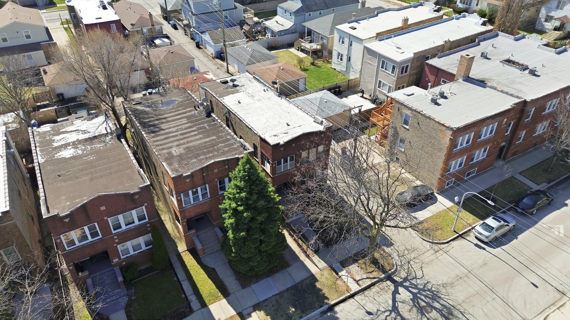 5527 W Potomac Avenue, Chicago, IL 60651