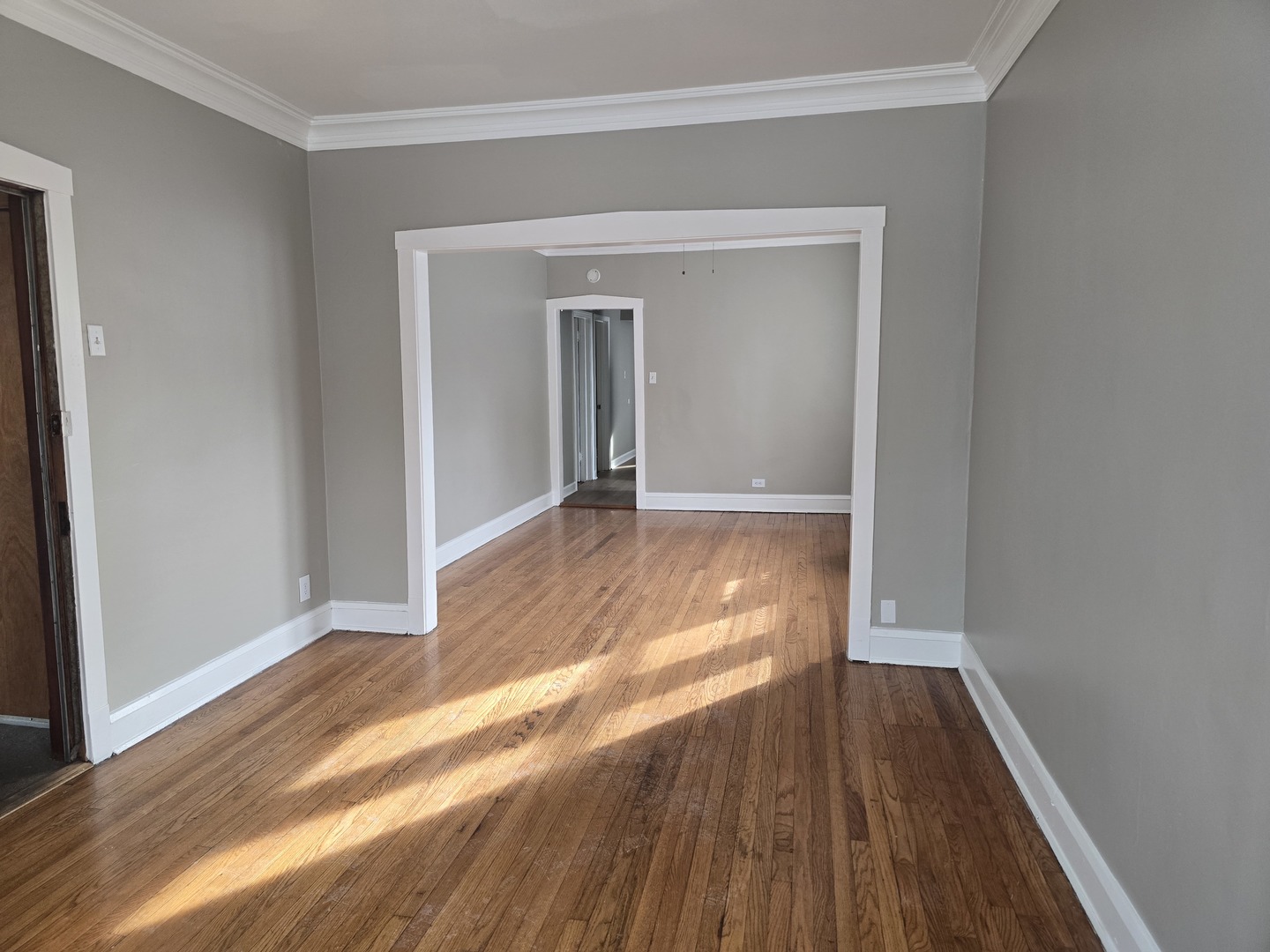 5527 W Potomac Avenue, Chicago, IL 60651