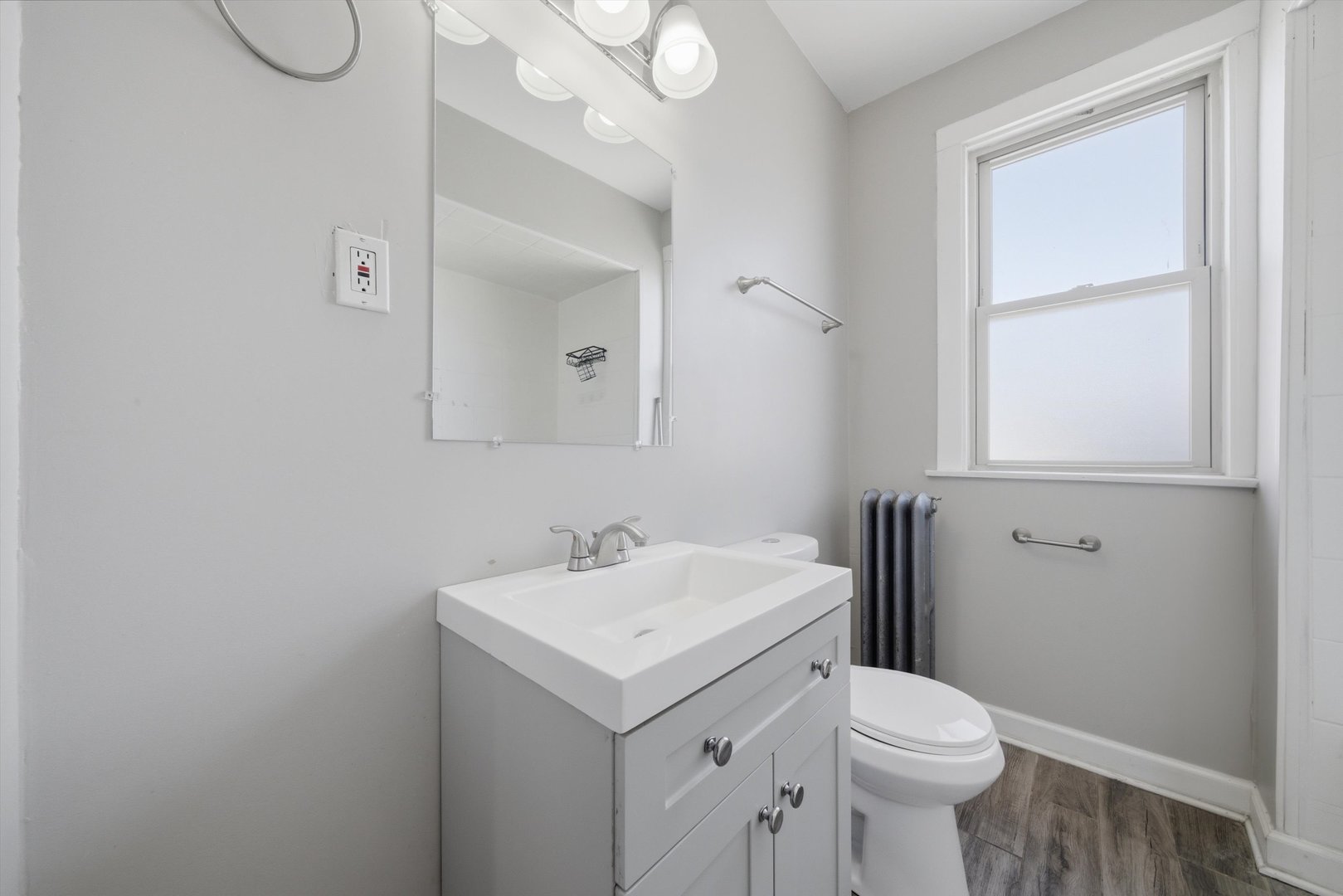 5527 W Potomac Avenue, Chicago, IL 60651