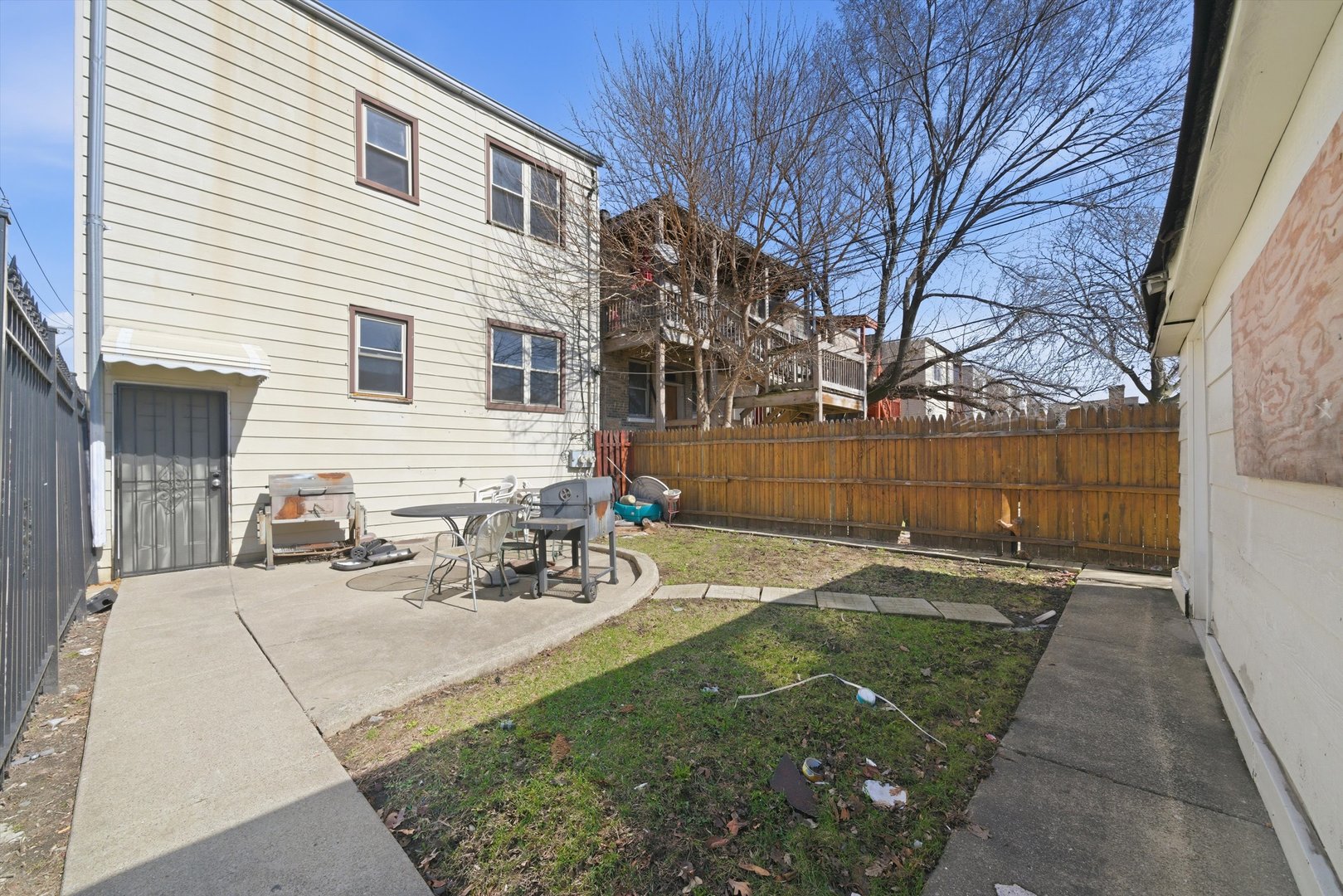 5527 W Potomac Avenue, Chicago, IL 60651