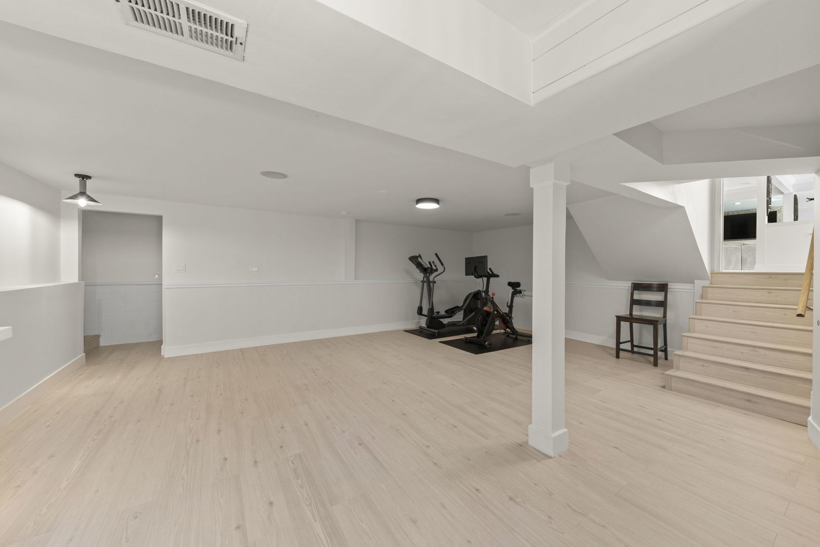 8S452 Bell Drive, Naperville, IL 60565