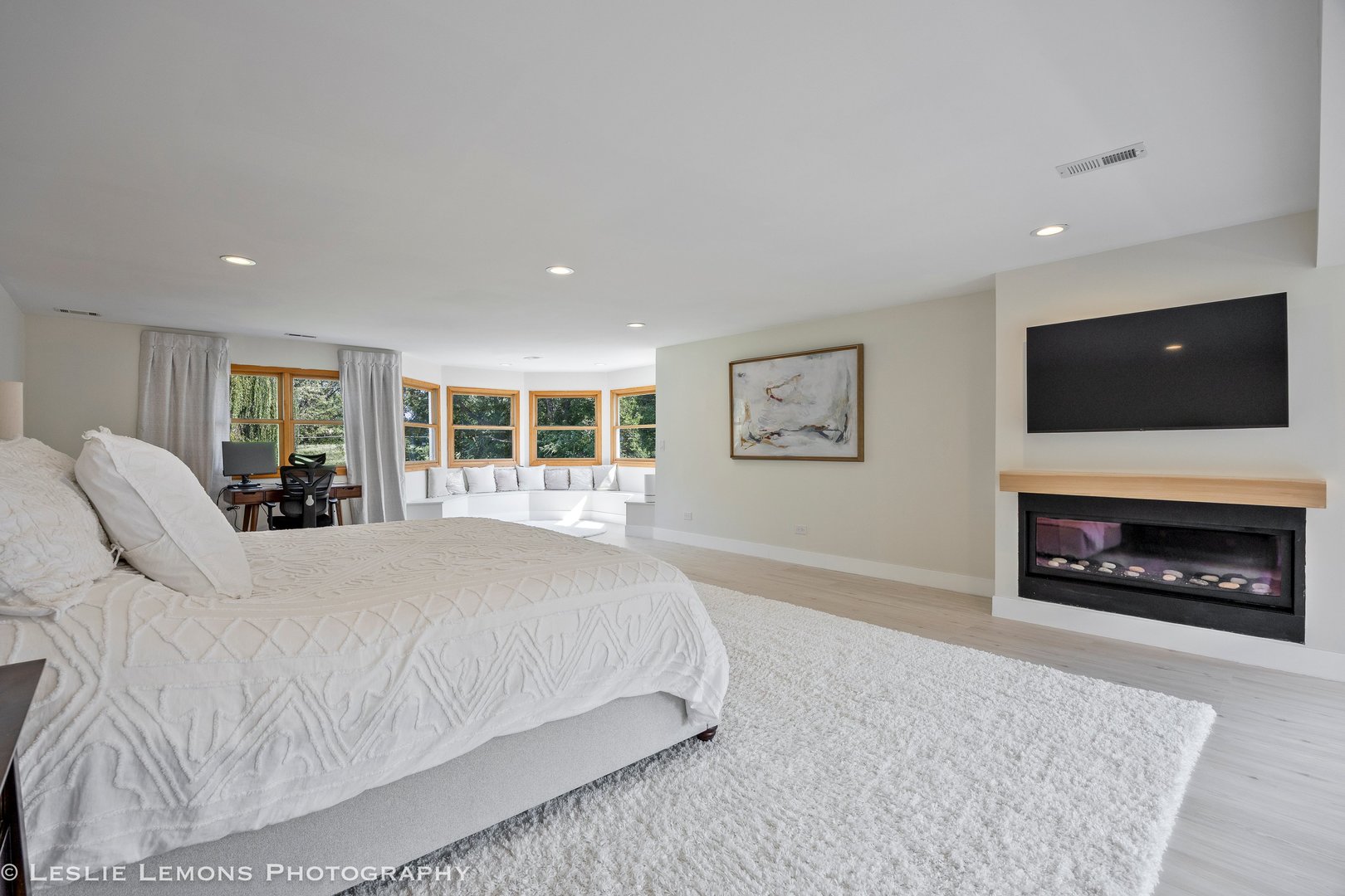 8S452 Bell Drive, Naperville, IL 60565