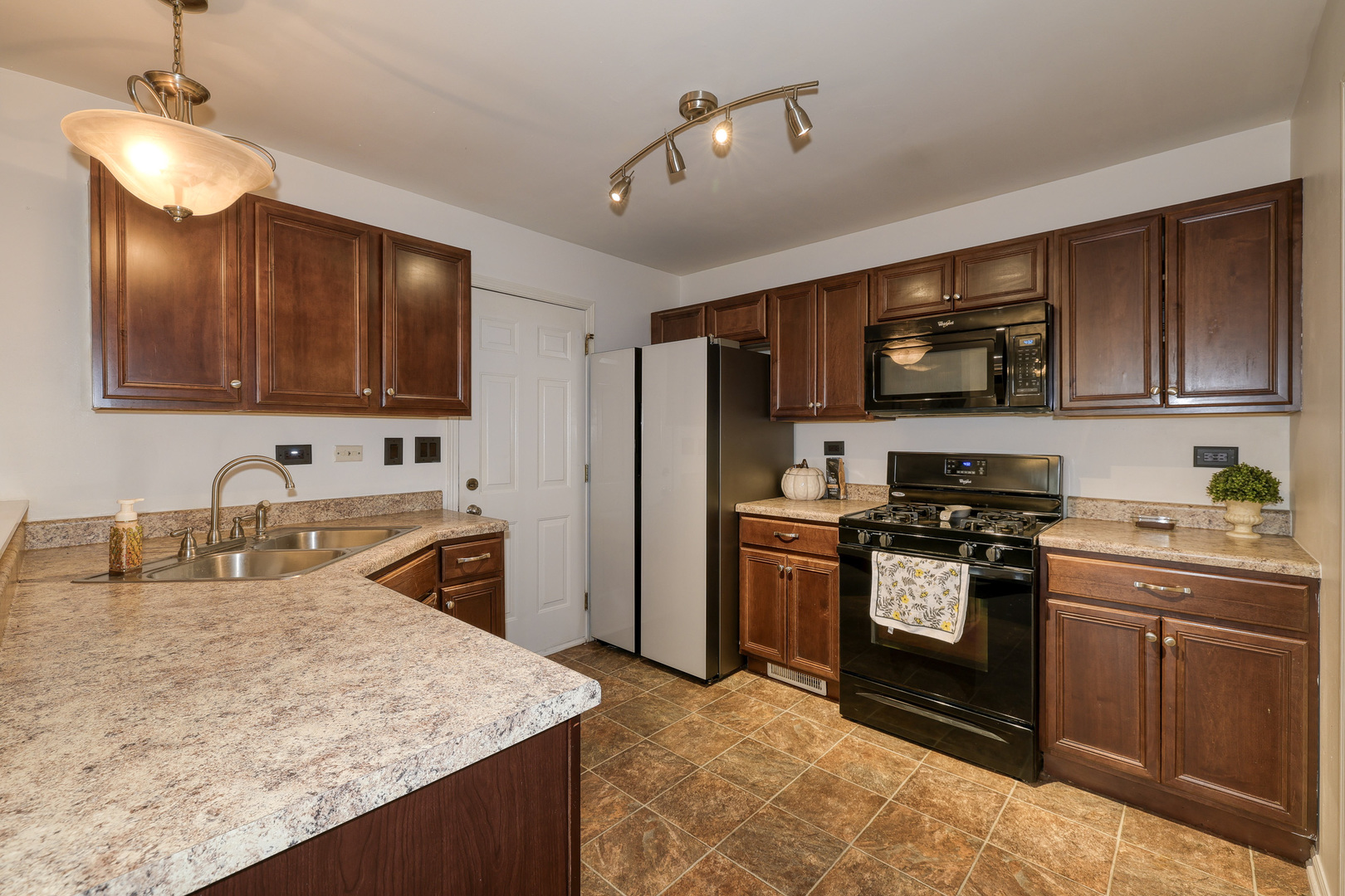 820 N 1st Street #820, Elburn, IL 60119