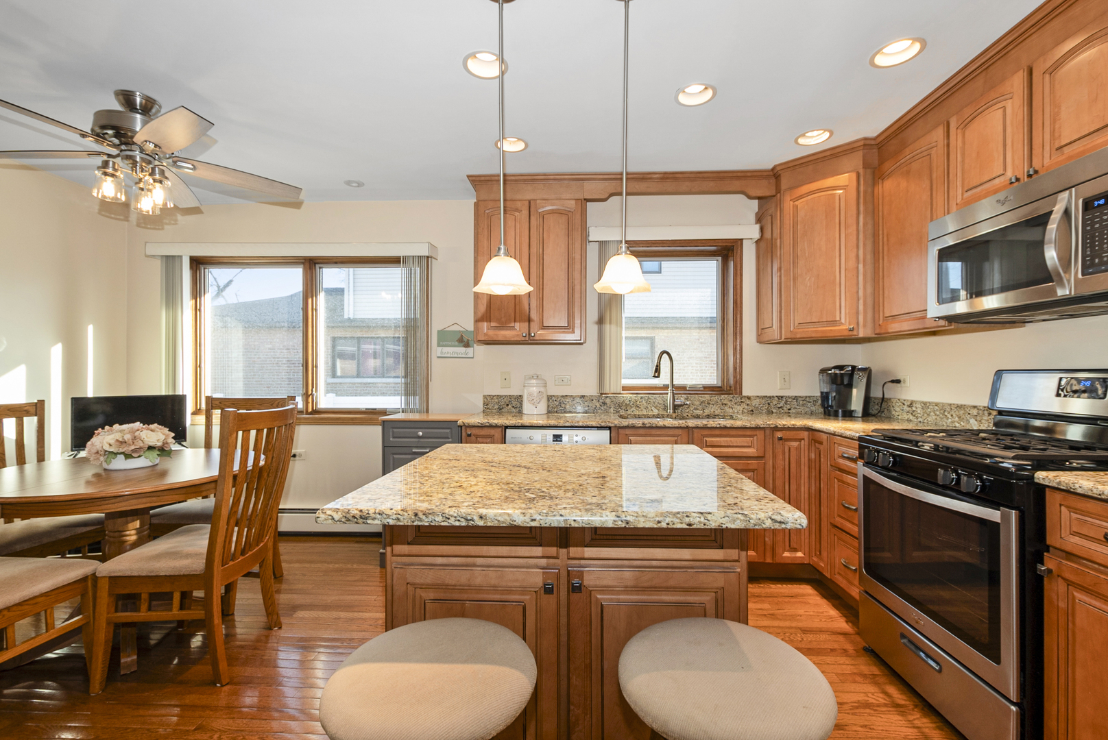 10124 Maple Avenue, Oak Lawn, IL 60453