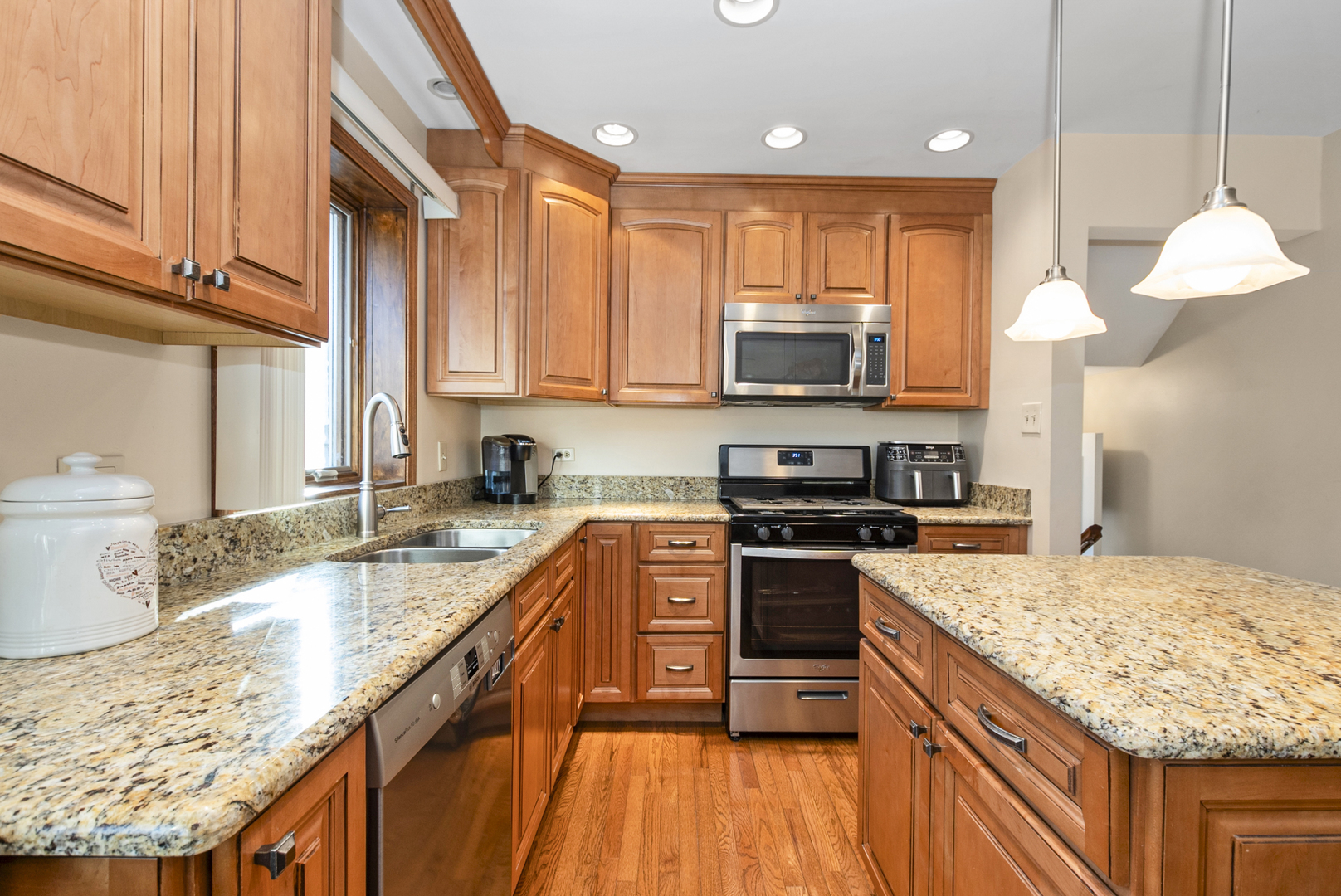 10124 Maple Avenue, Oak Lawn, IL 60453