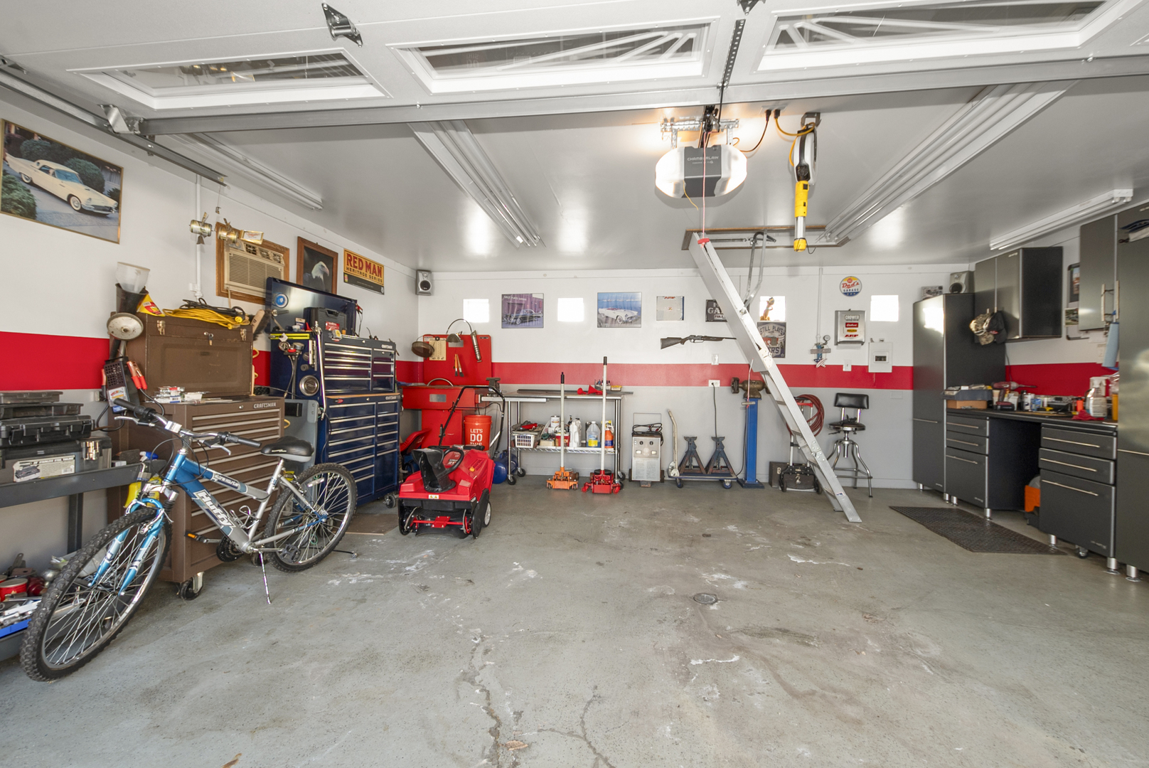 10124 Maple Avenue, Oak Lawn, IL 60453