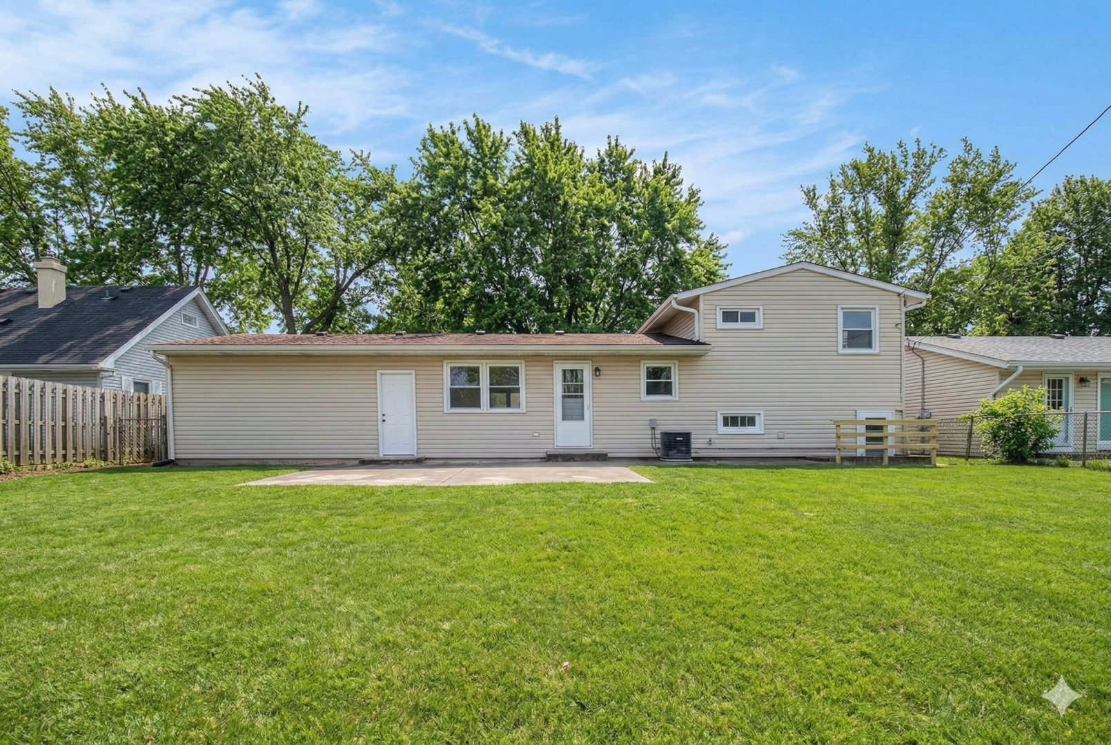 334 Stillwell Drive, Buffalo Grove, IL 60089