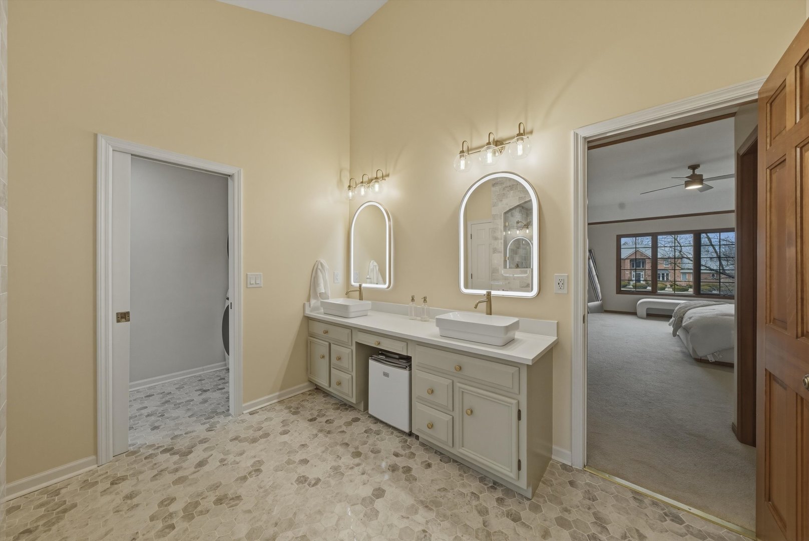 55 OAK CREEK Drive, Yorkville, IL 60560