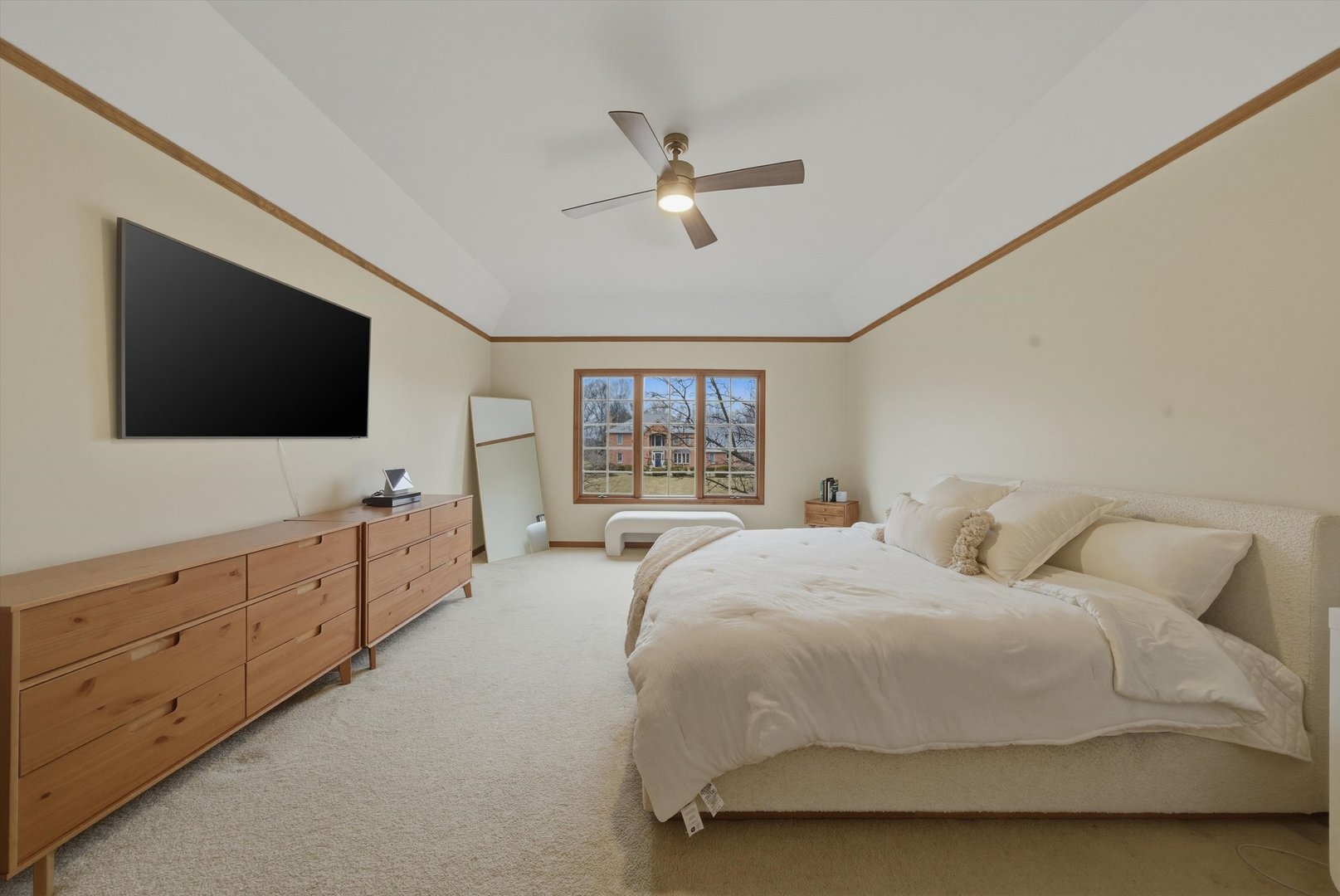 55 OAK CREEK Drive, Yorkville, IL 60560