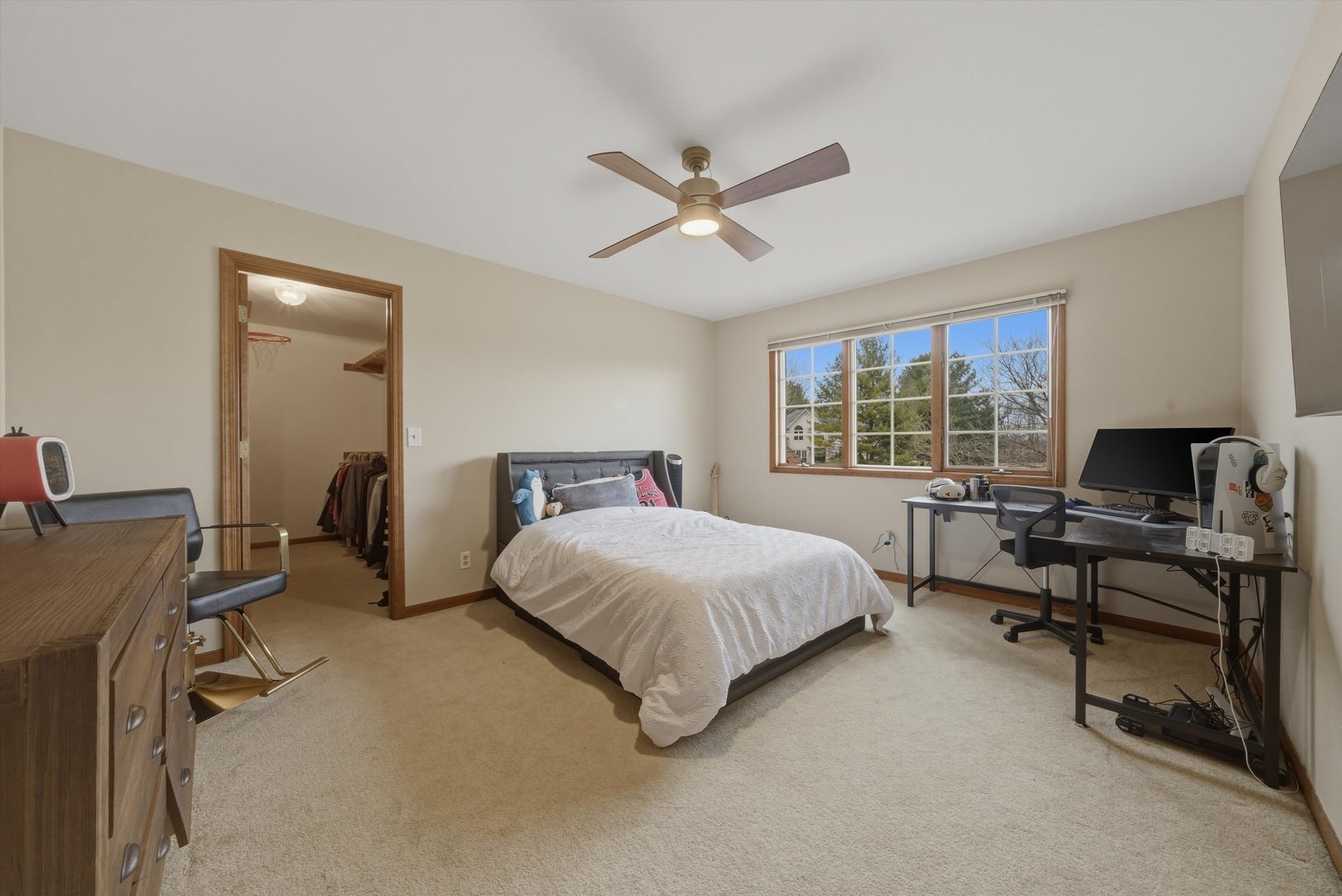 55 OAK CREEK Drive, Yorkville, IL 60560