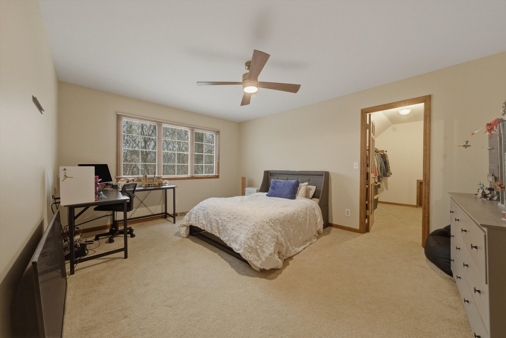 55 OAK CREEK Drive, Yorkville, IL 60560