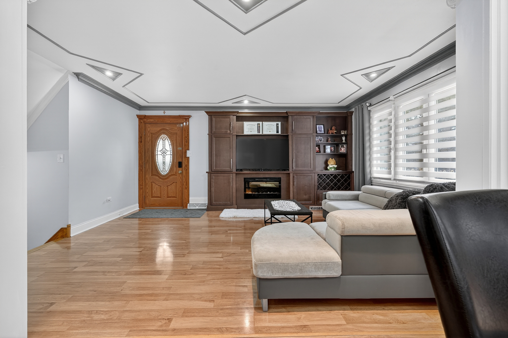 10532 S 80th Court, Palos Hills, IL 60465