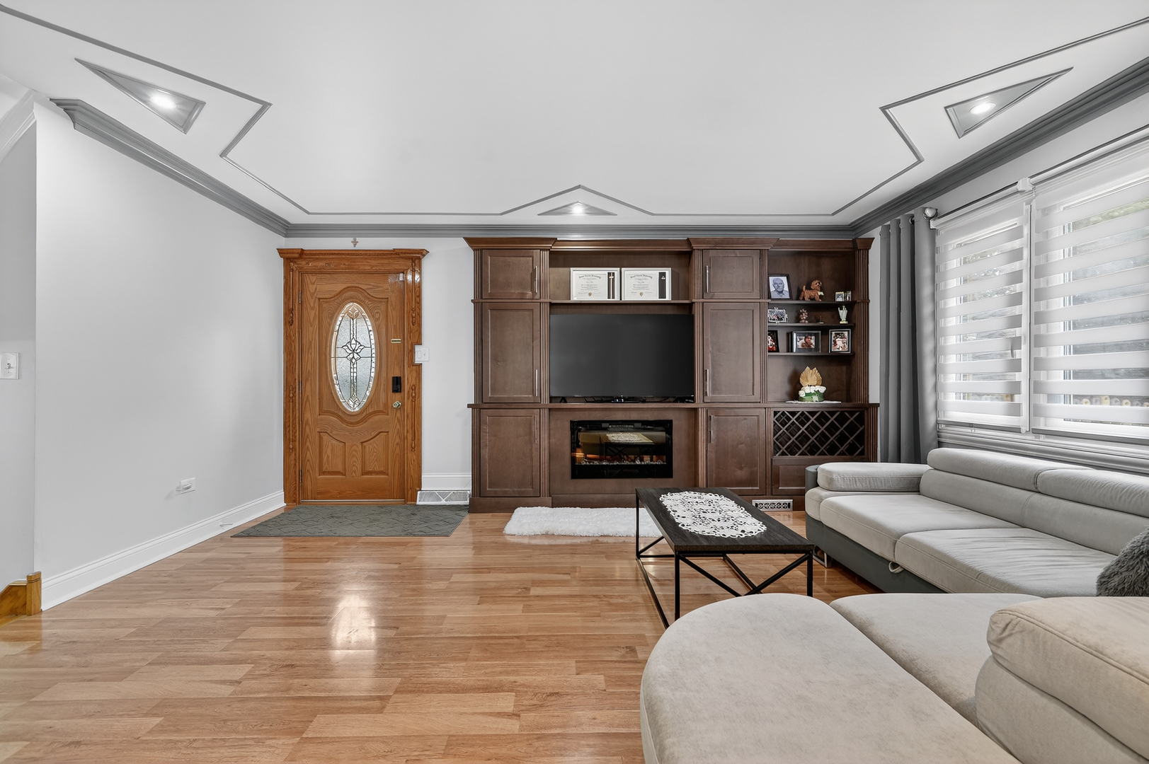 10532 S 80th Court, Palos Hills, IL 60465