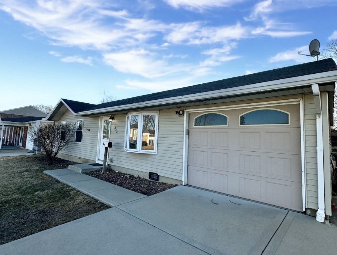 344 Hickory Avenue, Romeoville, IL 60446