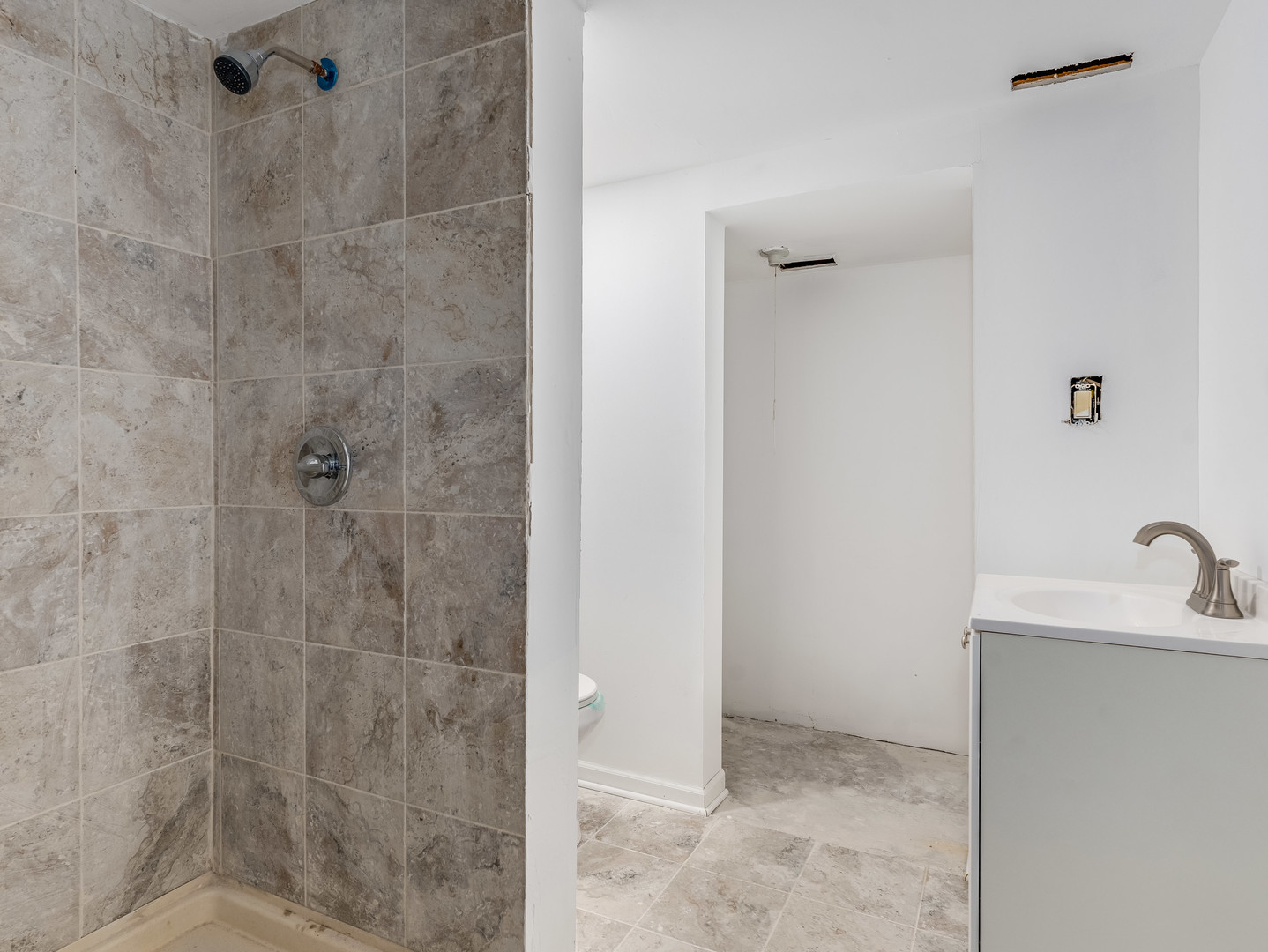 555 Monroe Road, Bolingbrook, IL 60440