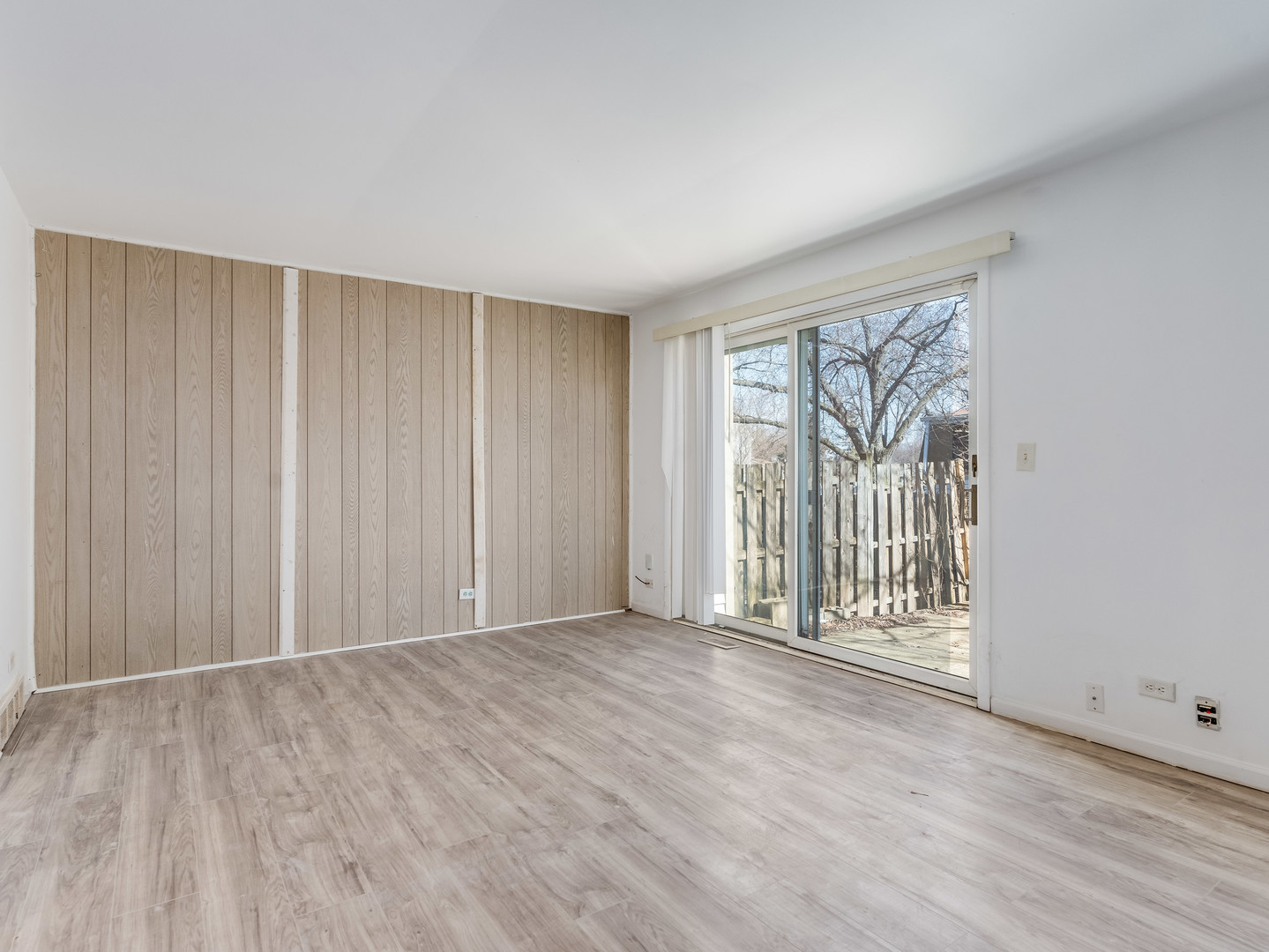 555 Monroe Road, Bolingbrook, IL 60440