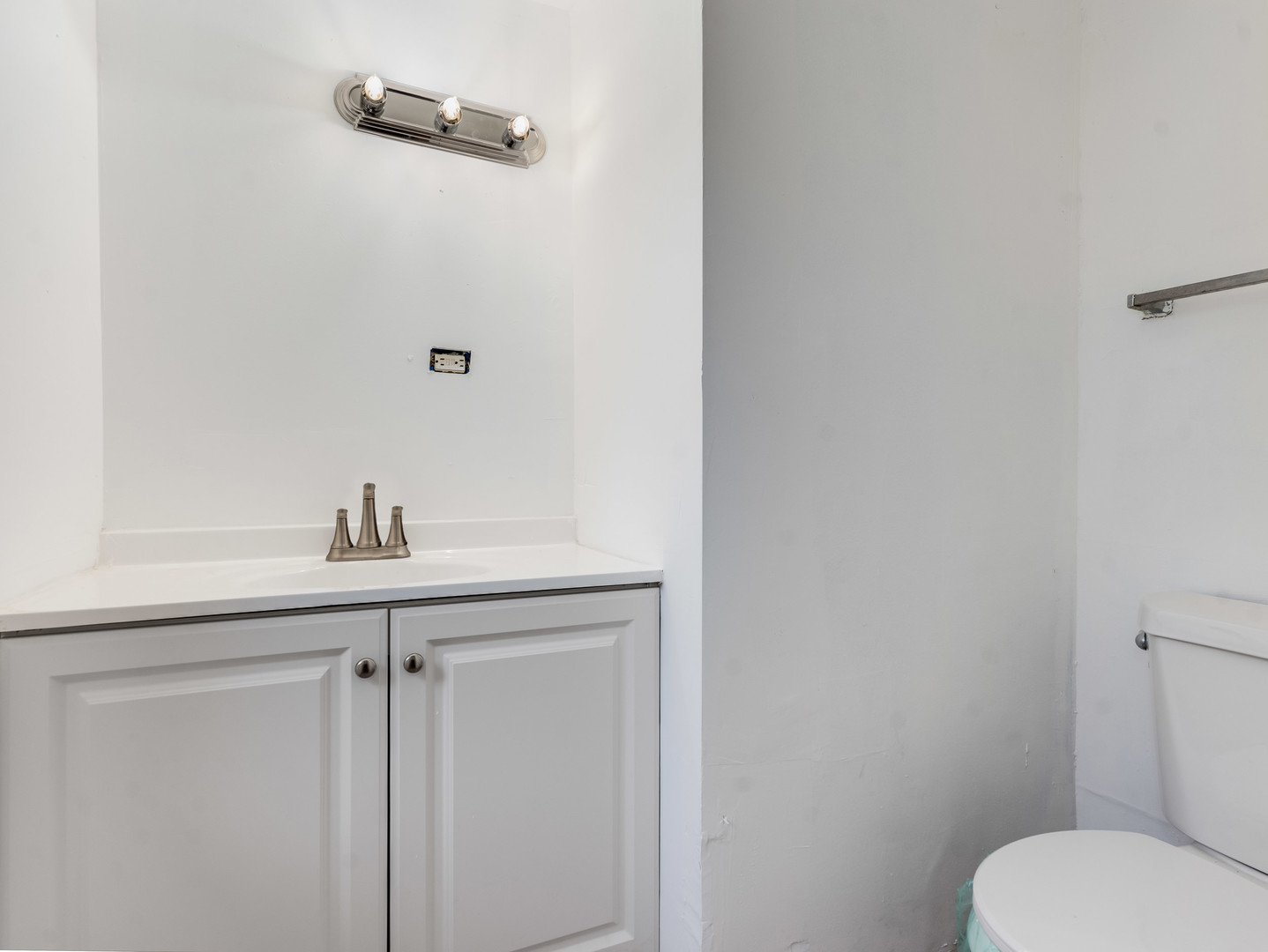 555 Monroe Road, Bolingbrook, IL 60440