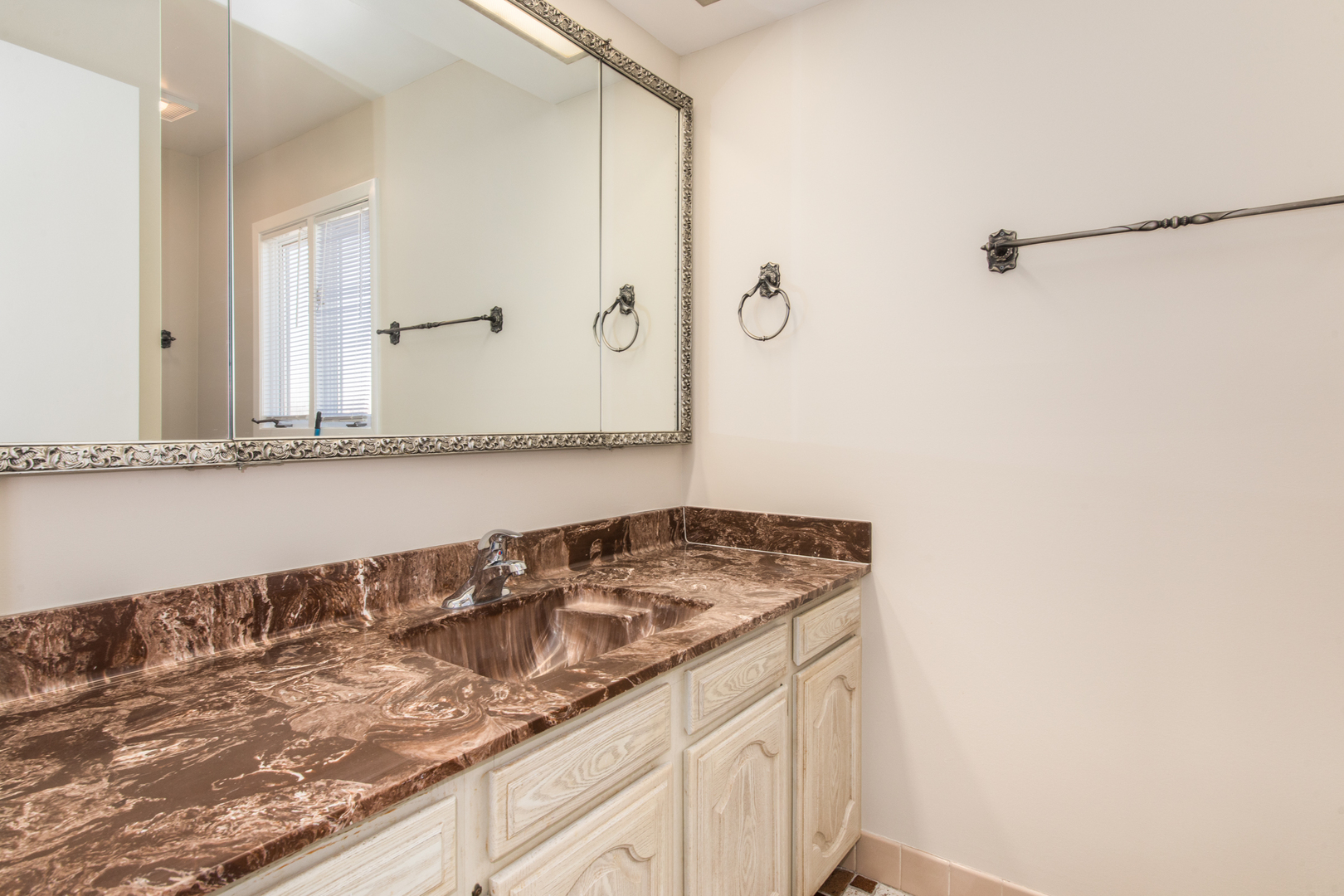 1019 Sable, Addison, IL 60101