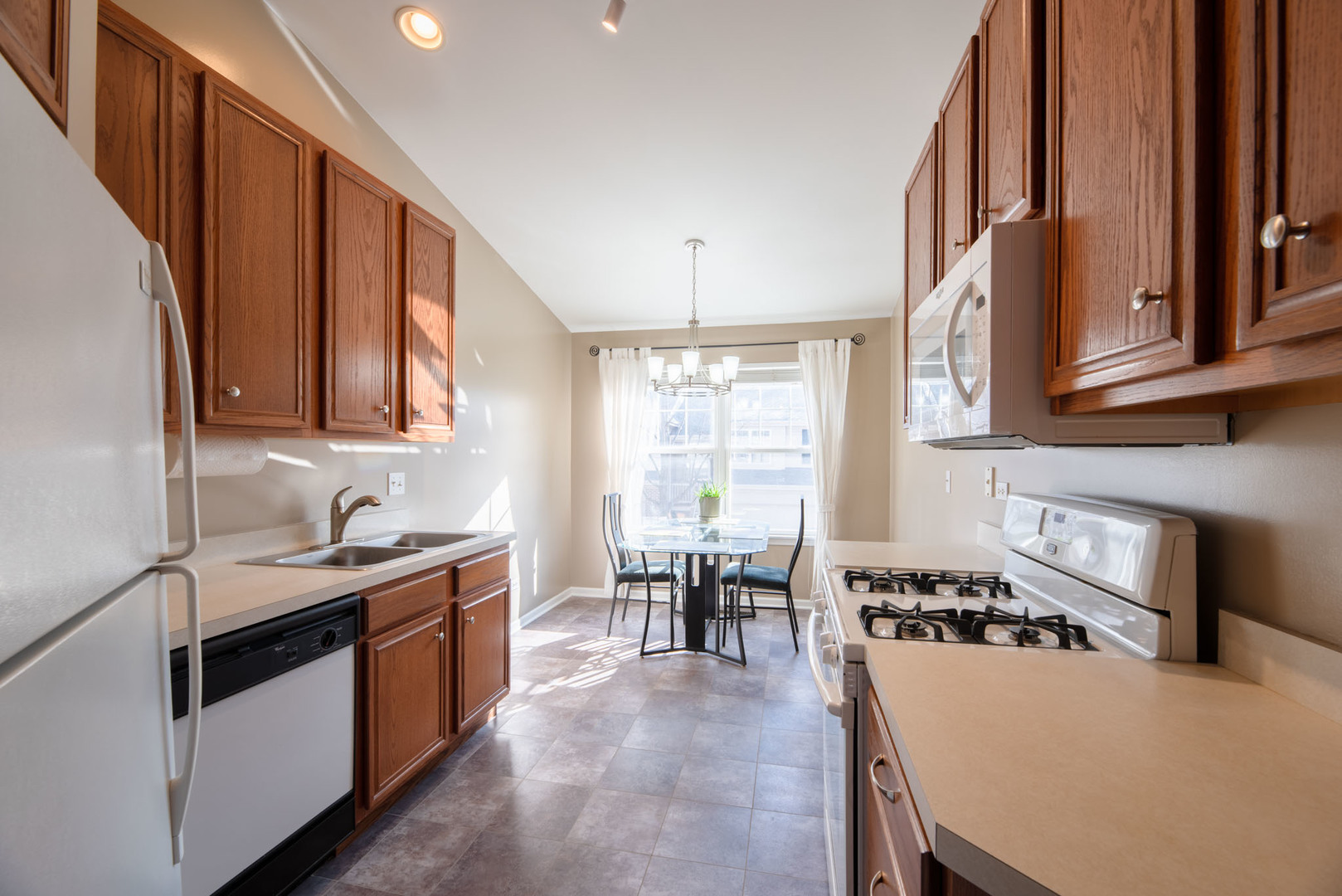 113 Meredith Lane #10-3, Streamwood, IL 60107