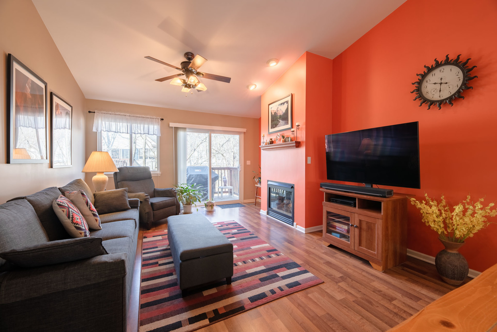 113 Meredith Lane #10-3, Streamwood, IL 60107