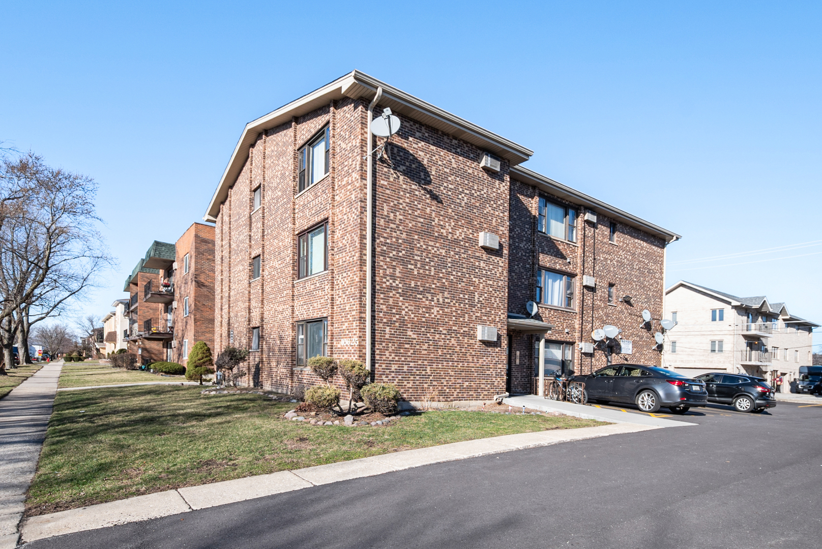 10625 Parkside Avenue #8, Chicago Ridge, IL 60415